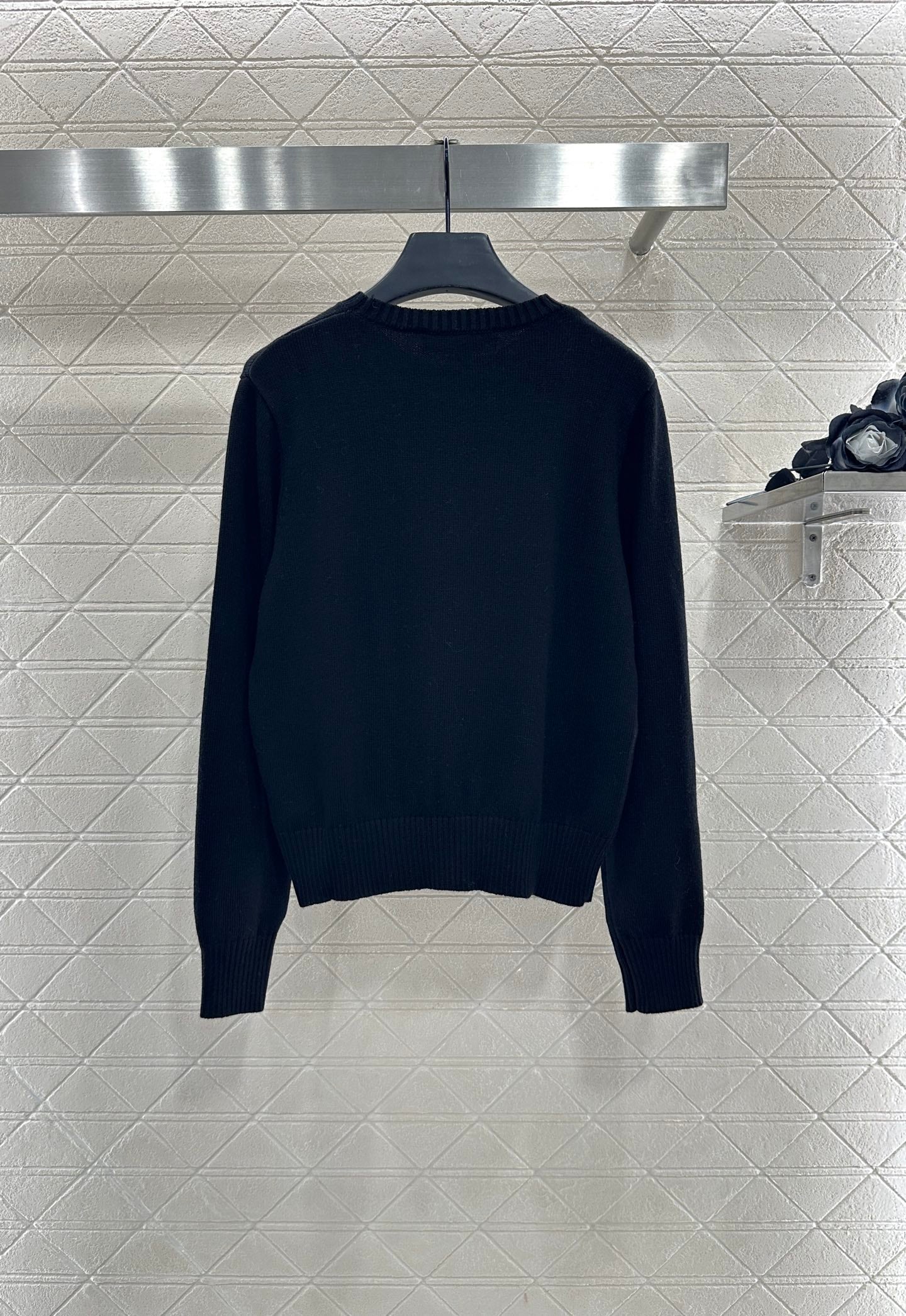 L 25 Beaded letter knitted long sleeves