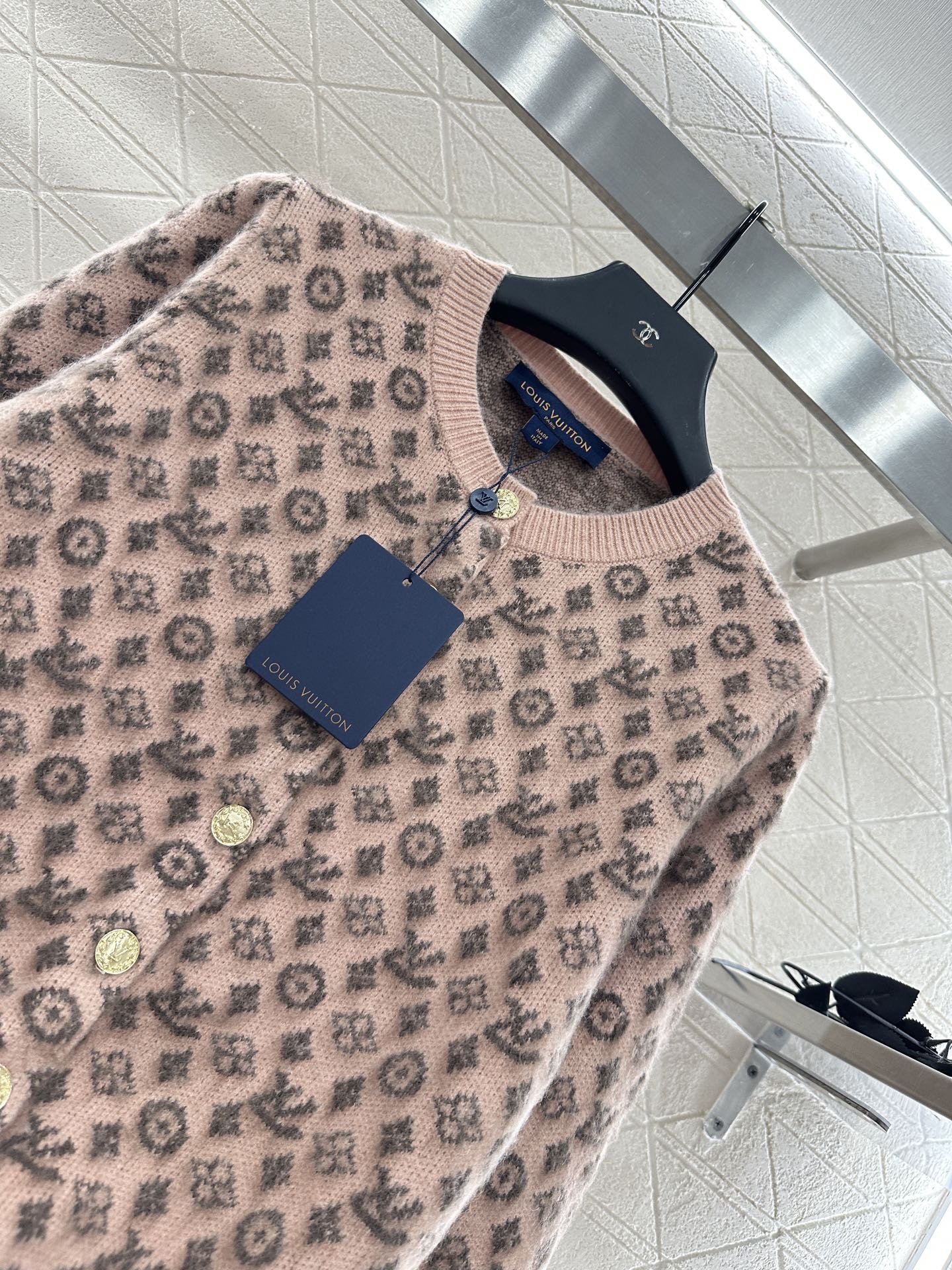 L 25 crew neck jacquard knit cardigan