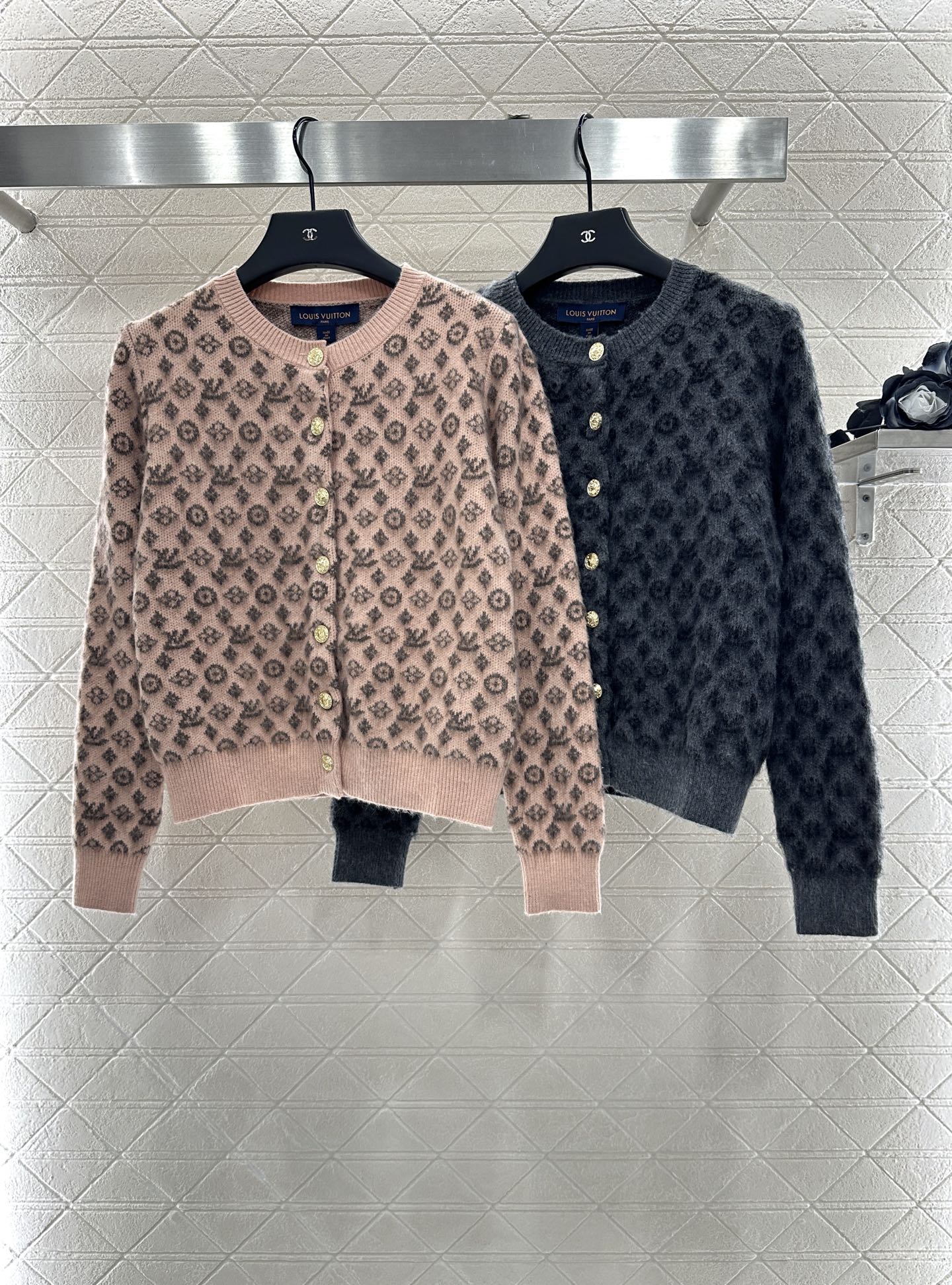 L 25 crew neck jacquard knit cardigan