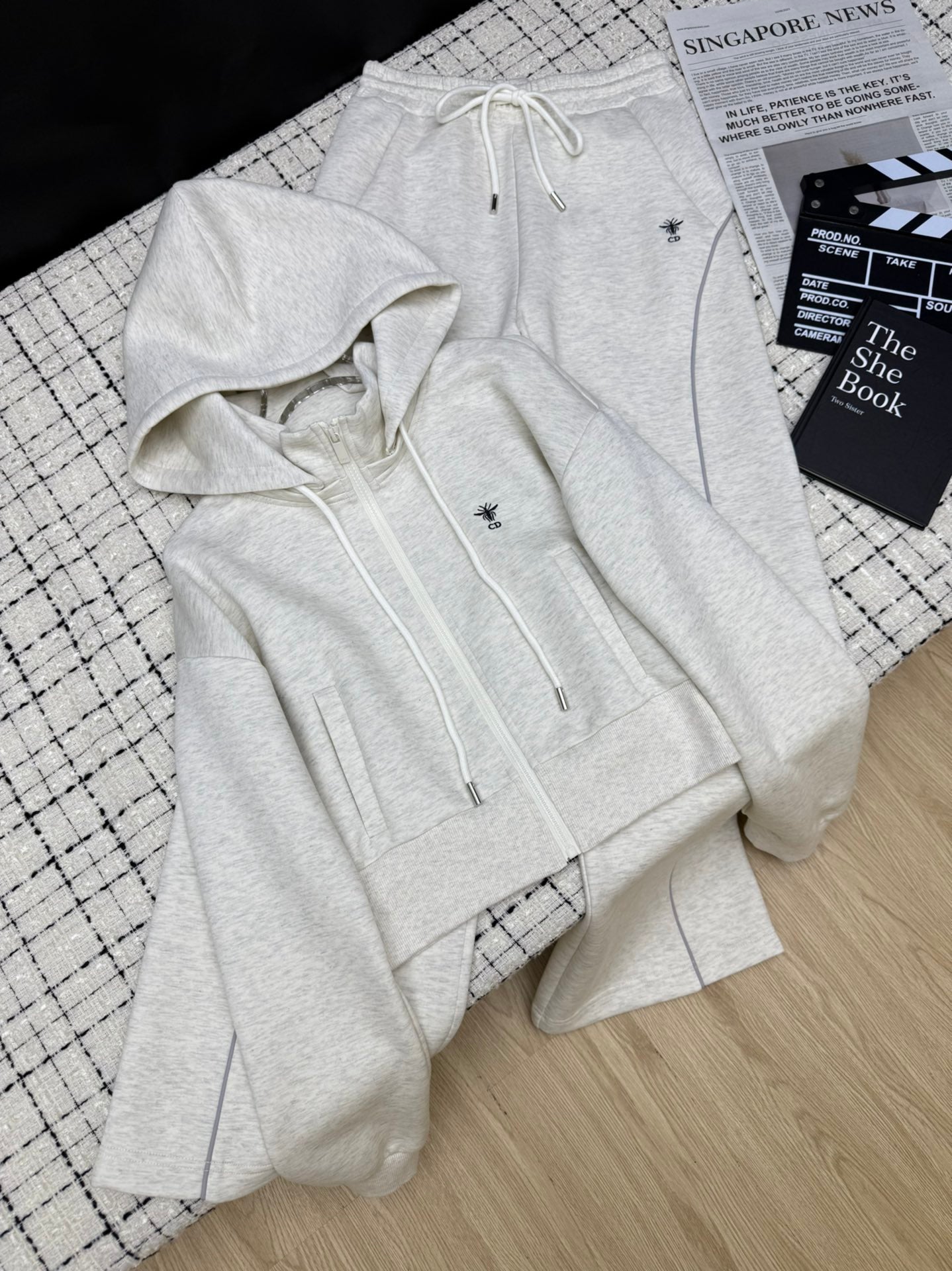 Di 25 Hooded jacket + elastic waist casual pants(white/black)