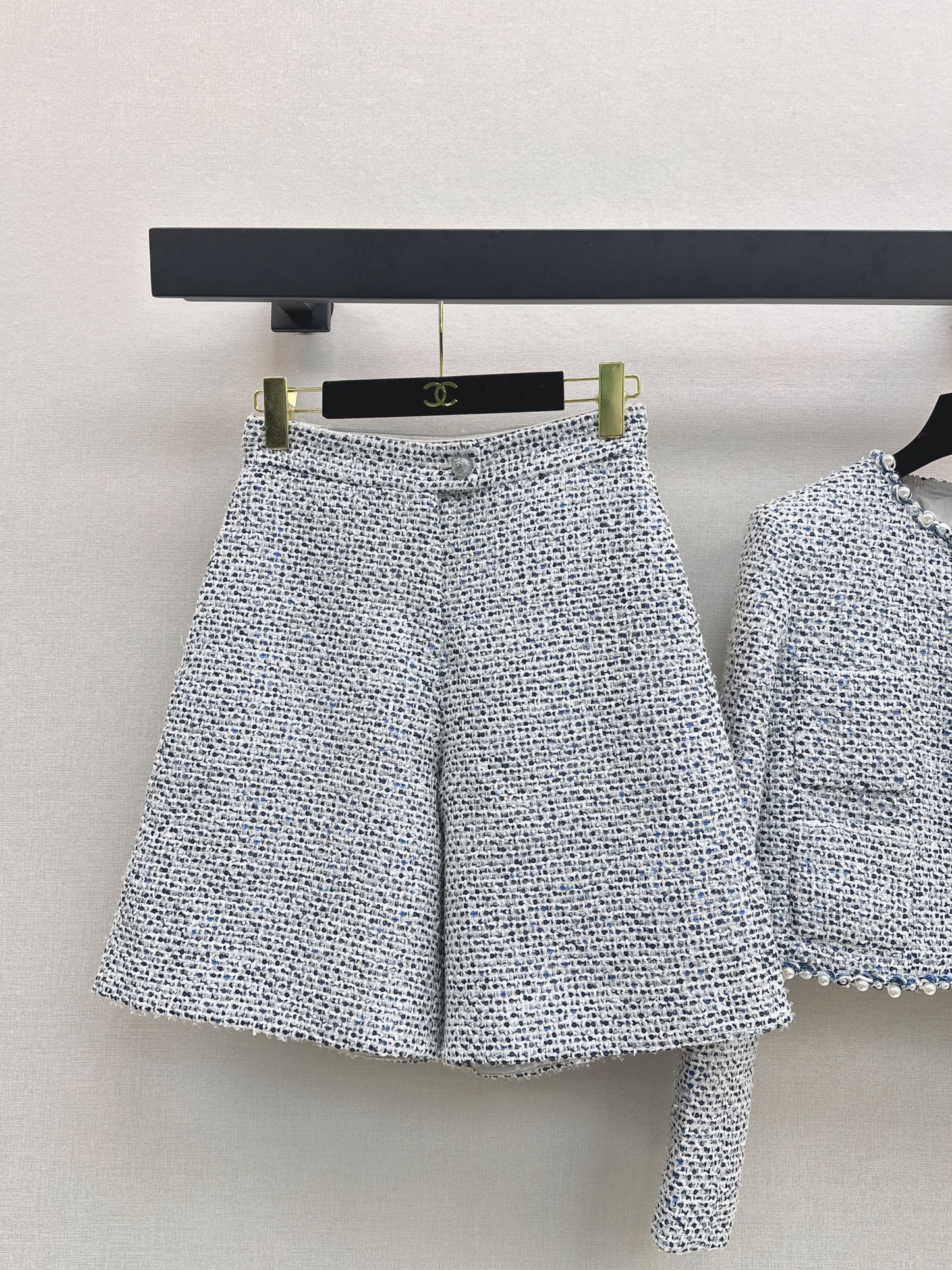 C 25fw Beaded silver tweed suit