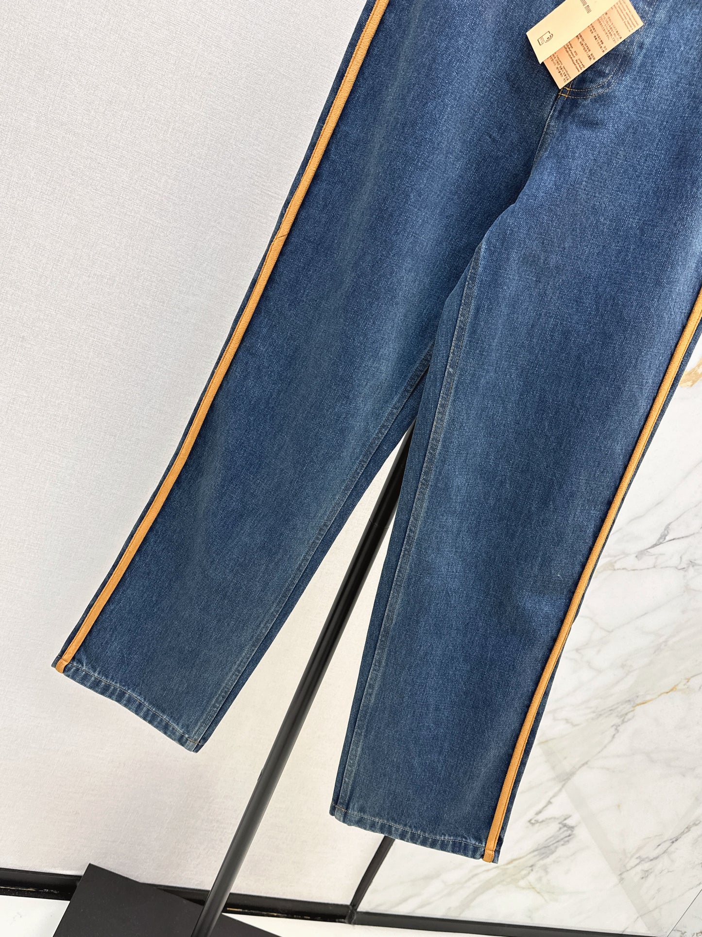 Mi 25 New leather-trimmed denim jacket + trousers set