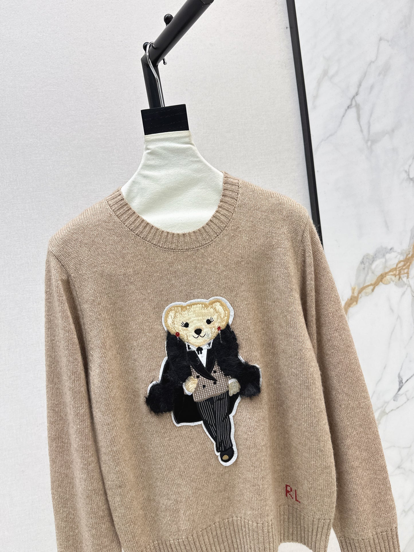 Ral 25 New Bear Embroidered Crew Neck Sweater(white/khaki)