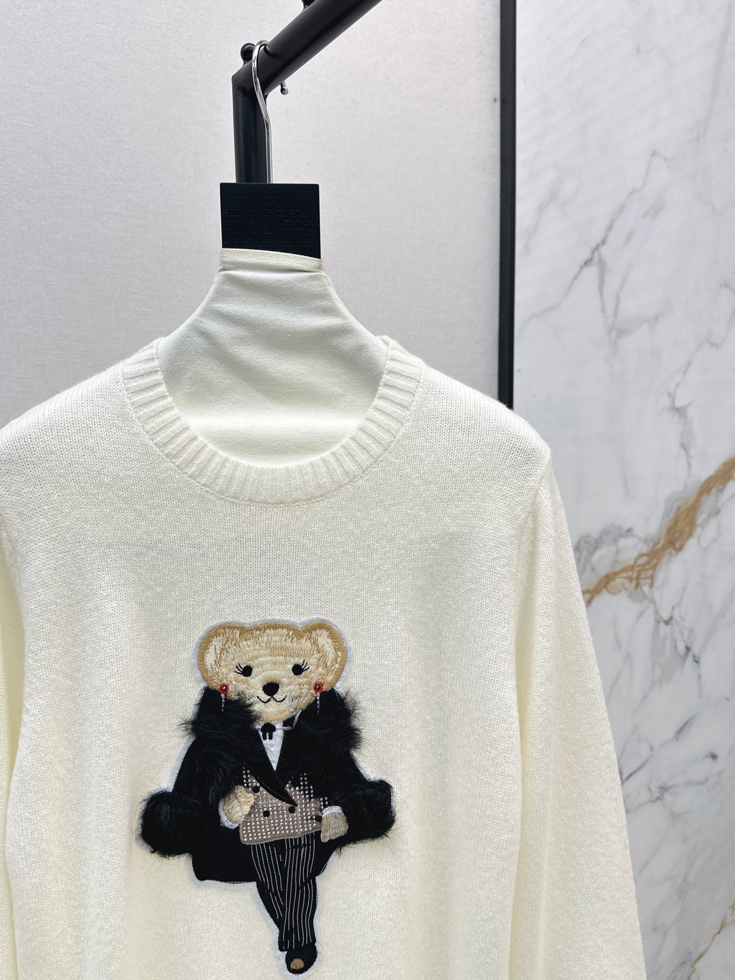 Ral 25 New Bear Embroidered Crew Neck Sweater(white/khaki)