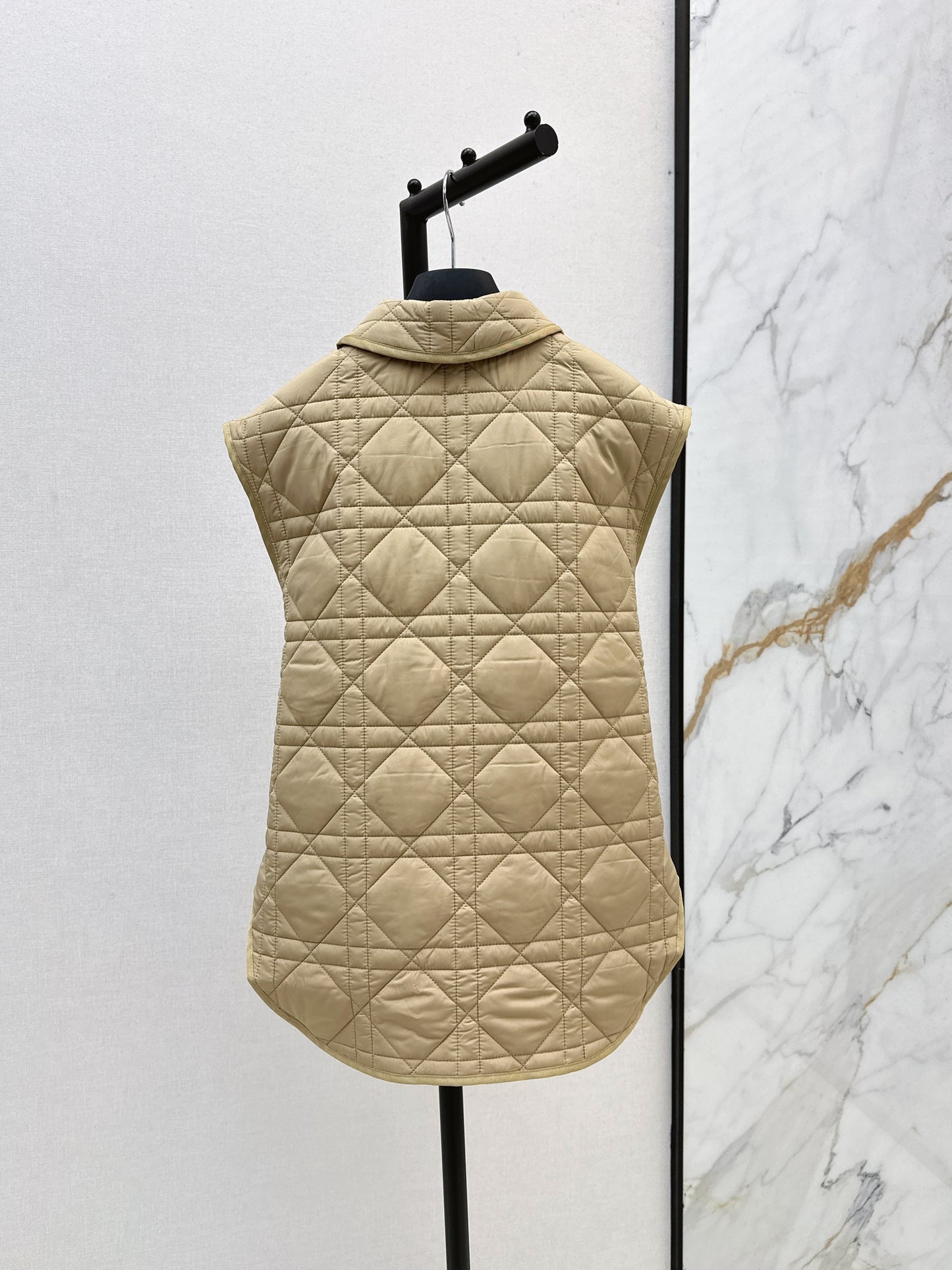 Di 25 New Princess Diana rattan check quilted vest(WHITE/KHAKI/BLACK)