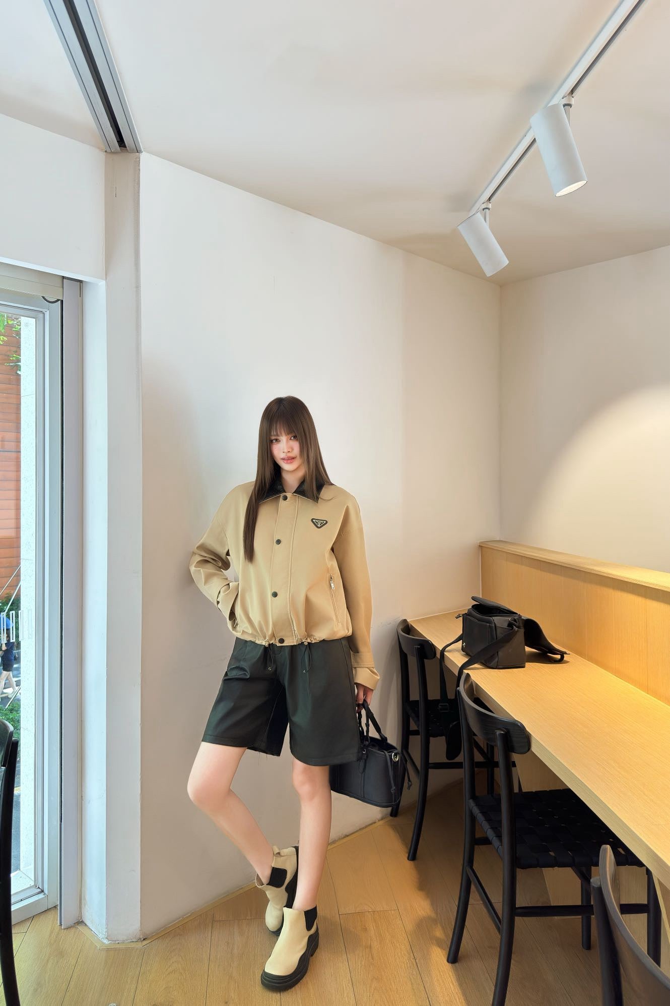 Pra 25 Pu leather lapel short coat