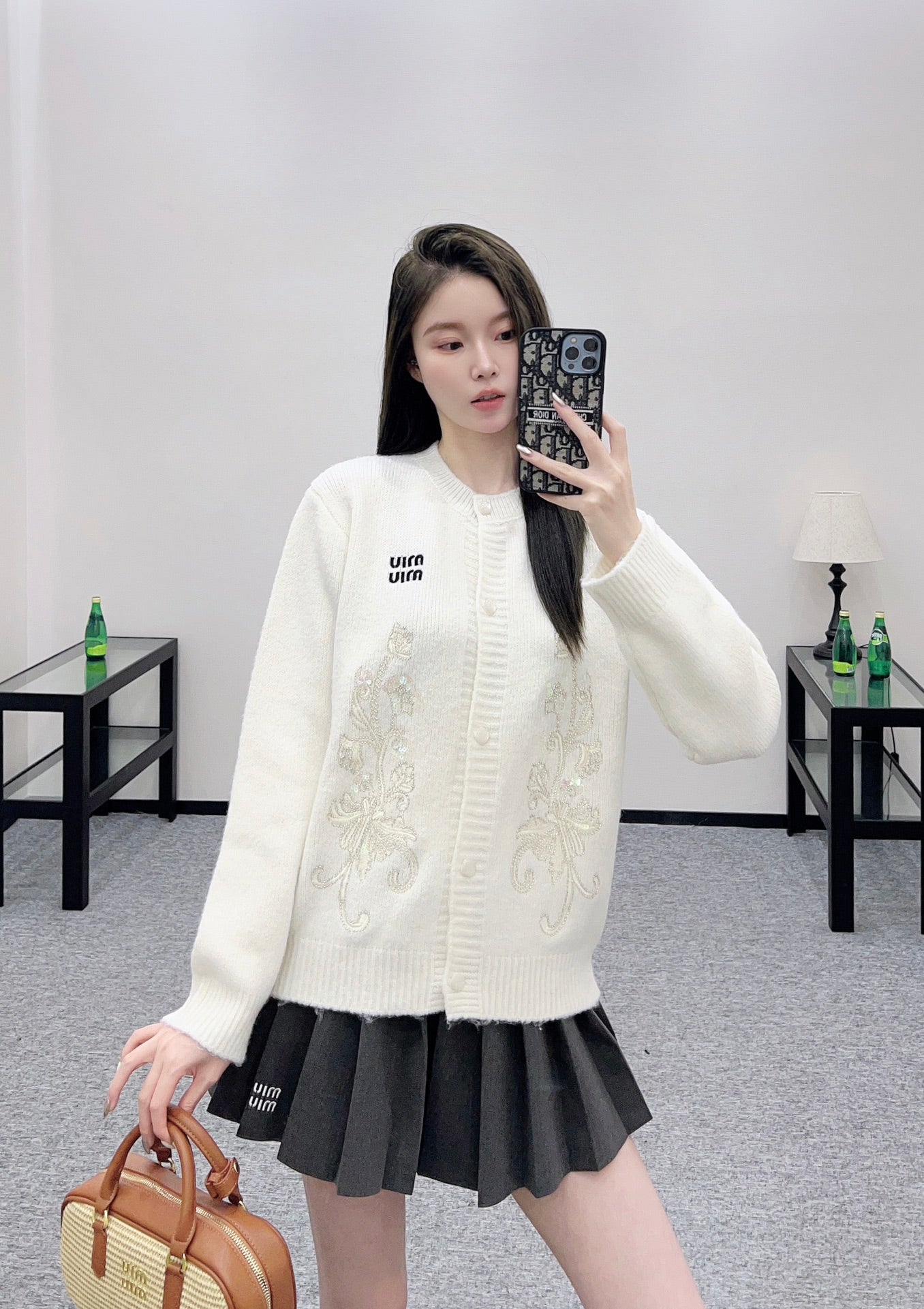 Mi 25 Round neck embroidered sequined knitted cardigan
