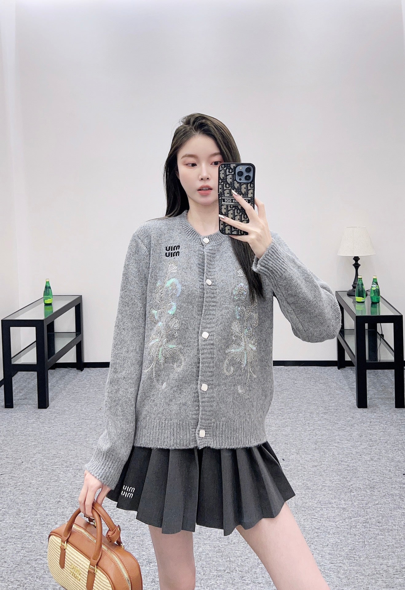Mi 25 Round neck embroidered sequined knitted cardigan