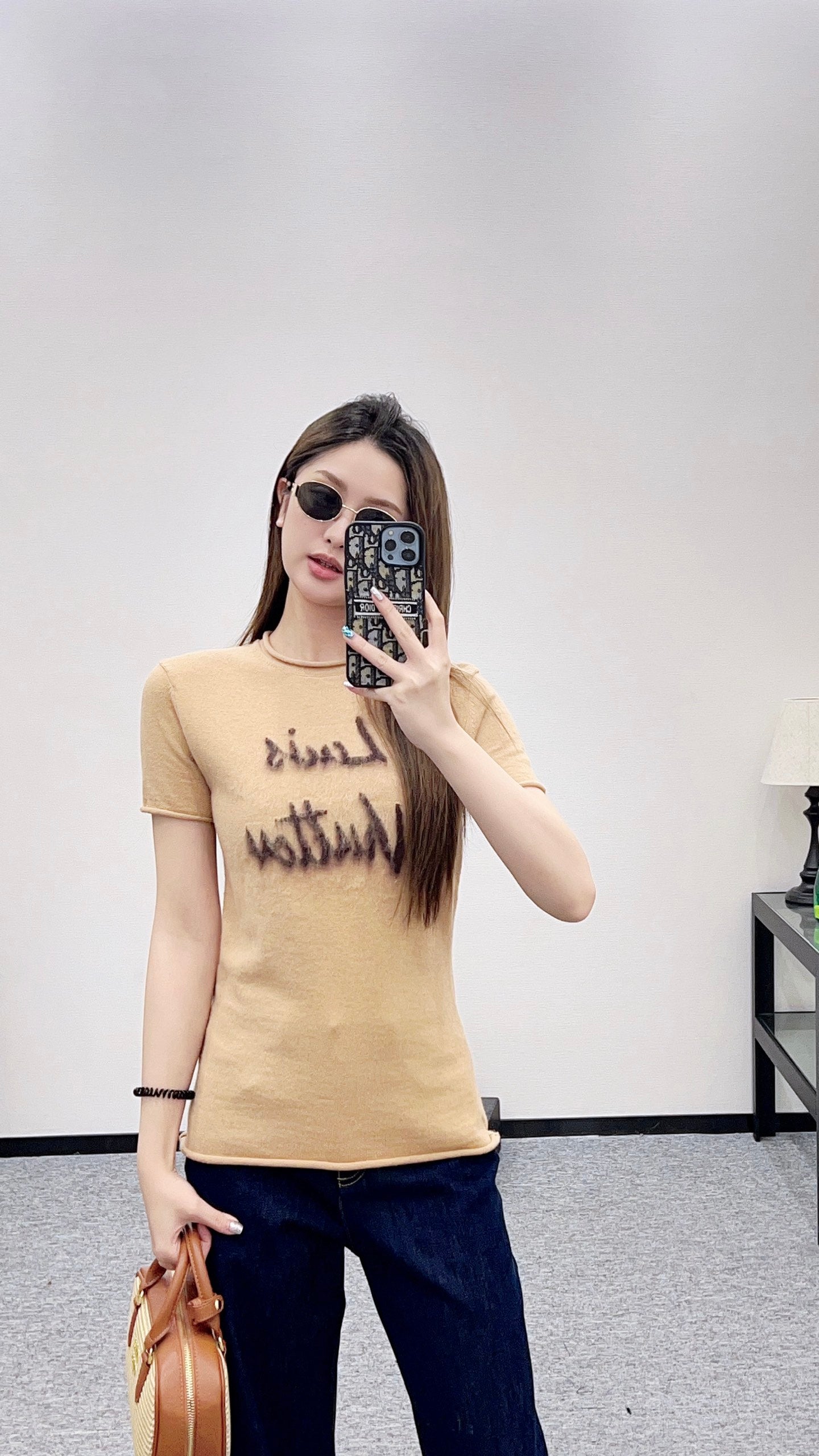 L 25 Letter knitted short sleeved top(brown/white)