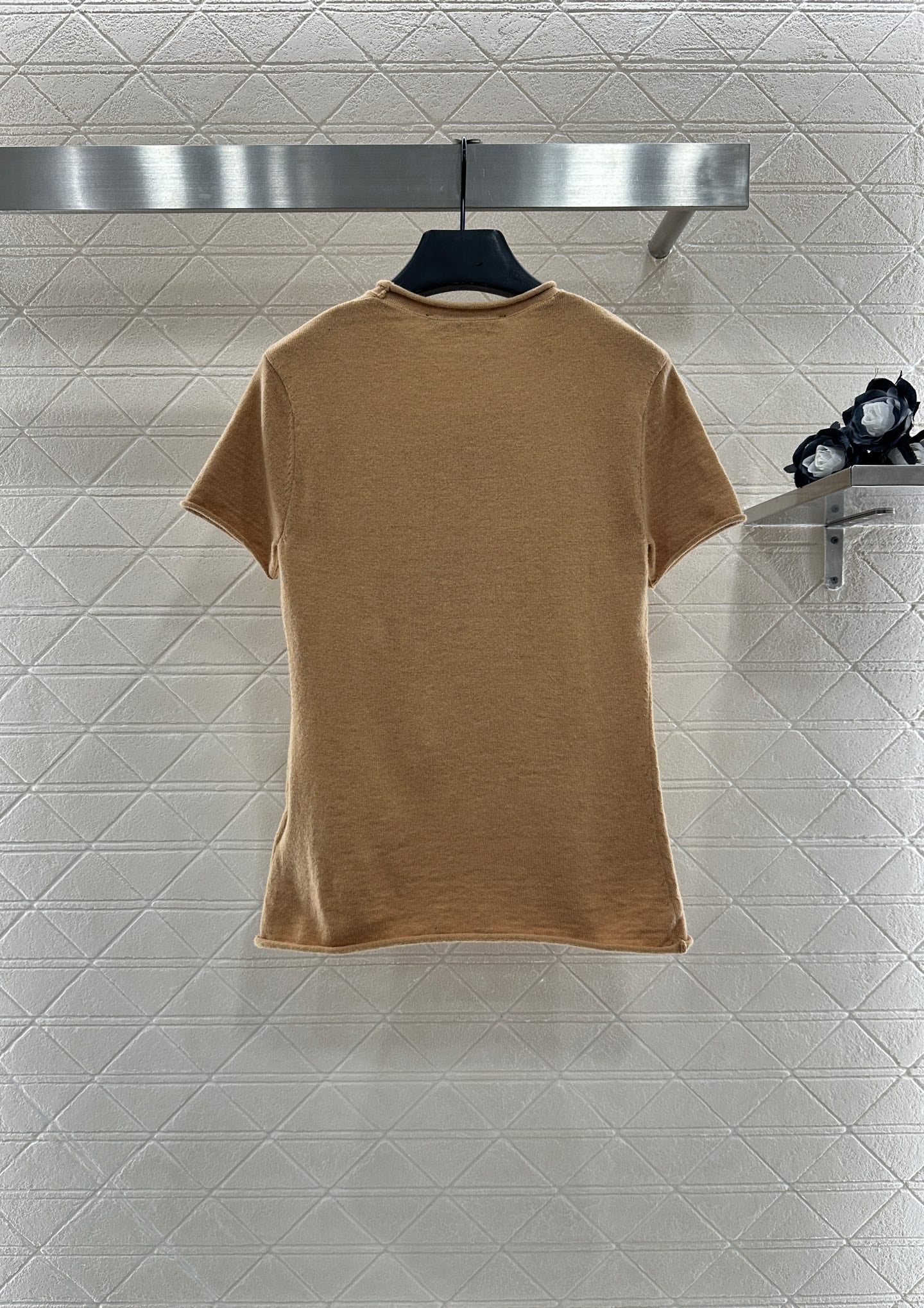 L 25 Letter knitted short sleeved top(brown/white)