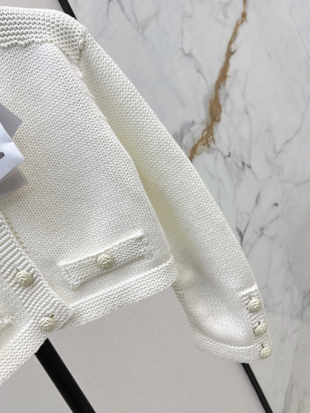 C 25 Short cardigan + hip skirt knitted suit
