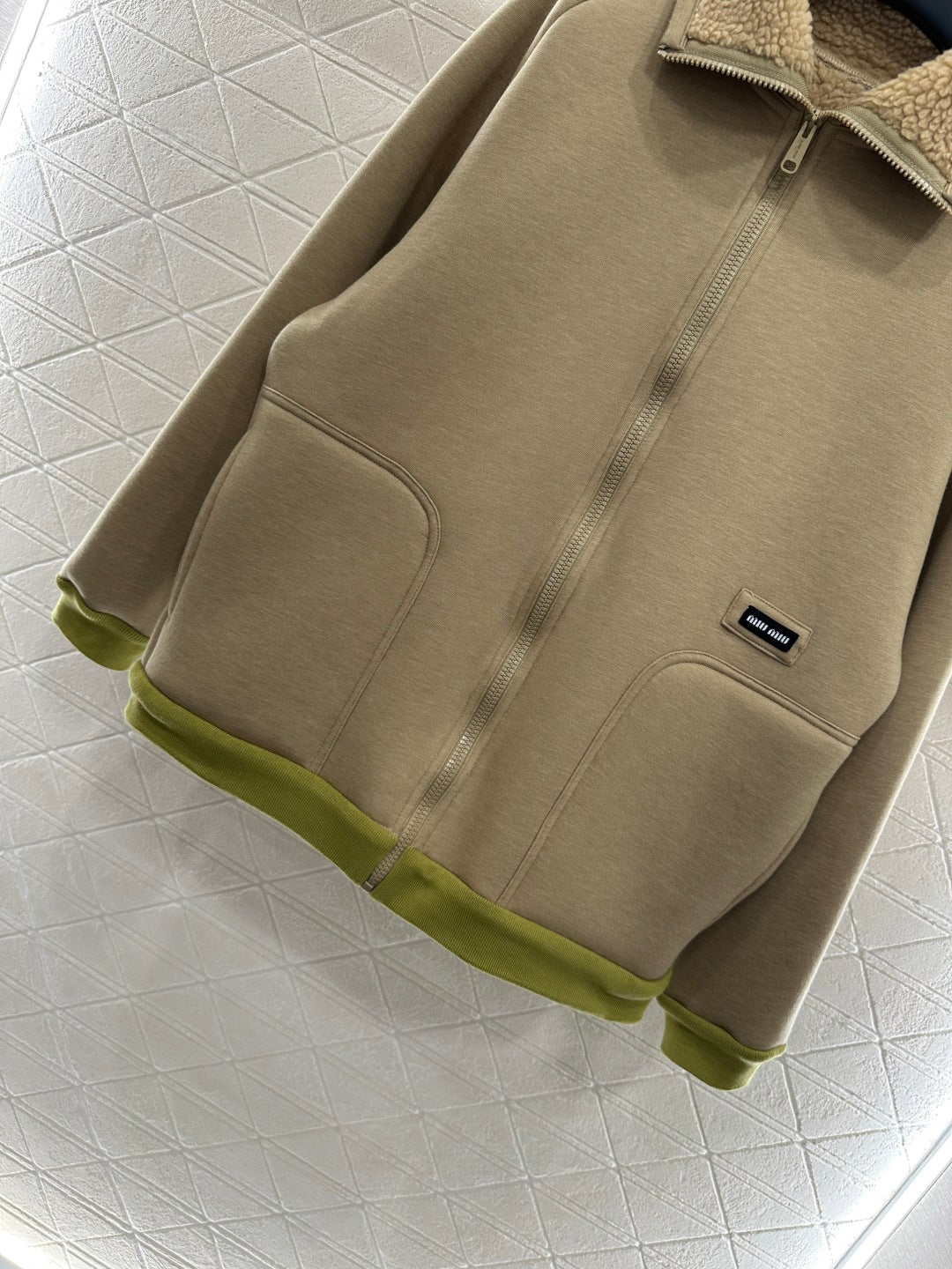 Mi 25 Plush zip-up jacket