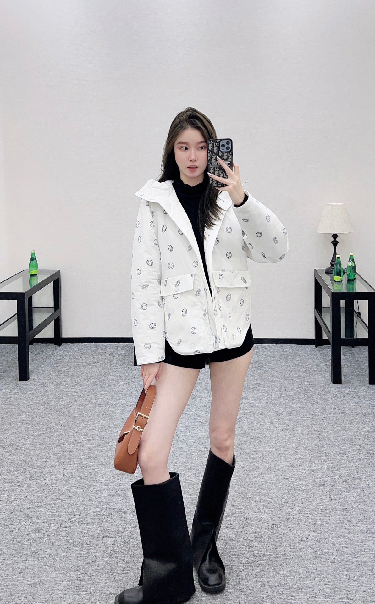 He 25 Reversible quilted jacket with hidden hood