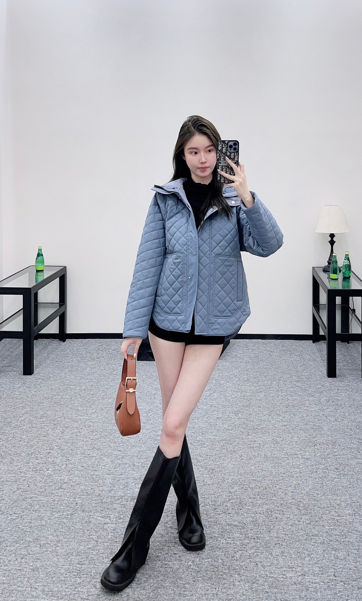 He 25 Reversible quilted jacket with hidden hood