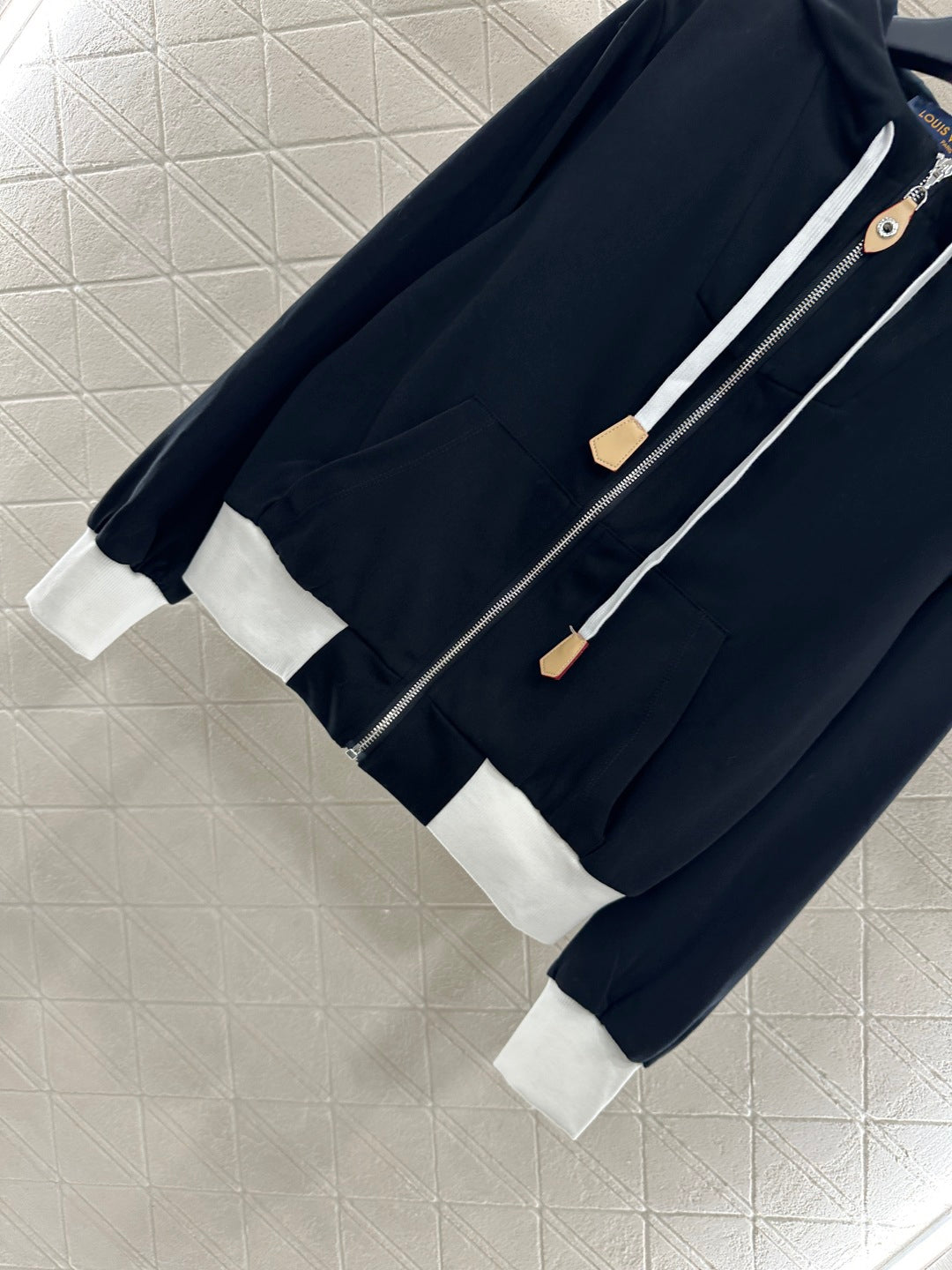 L 25 Casual jacket, shorts and cotton suit