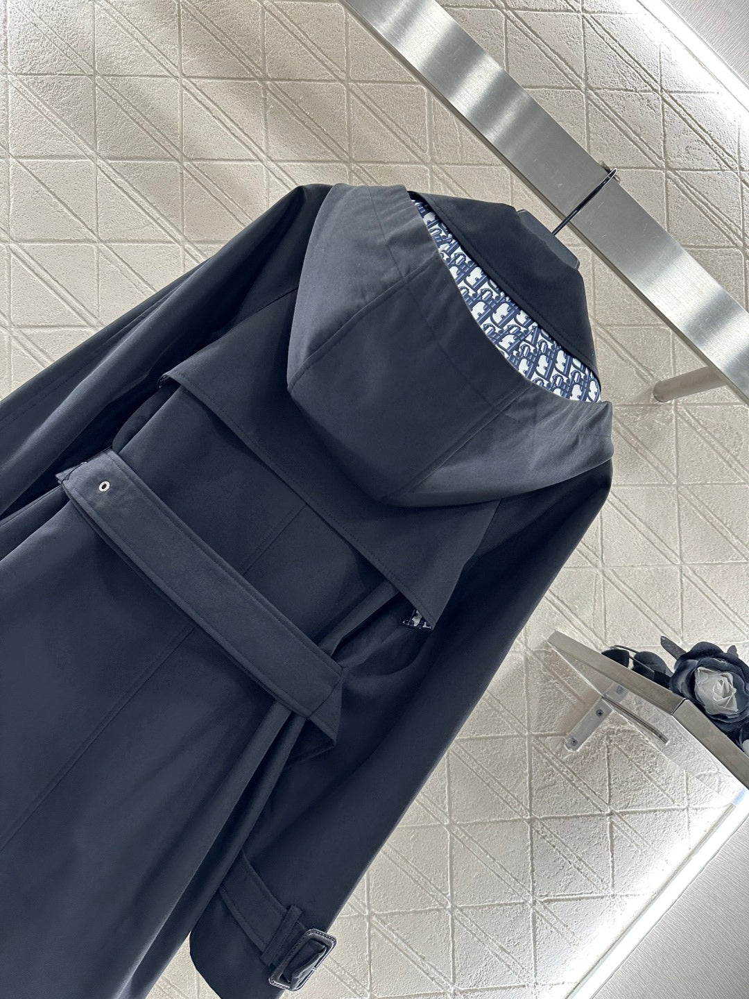 Di 25 lapel belted trench coat