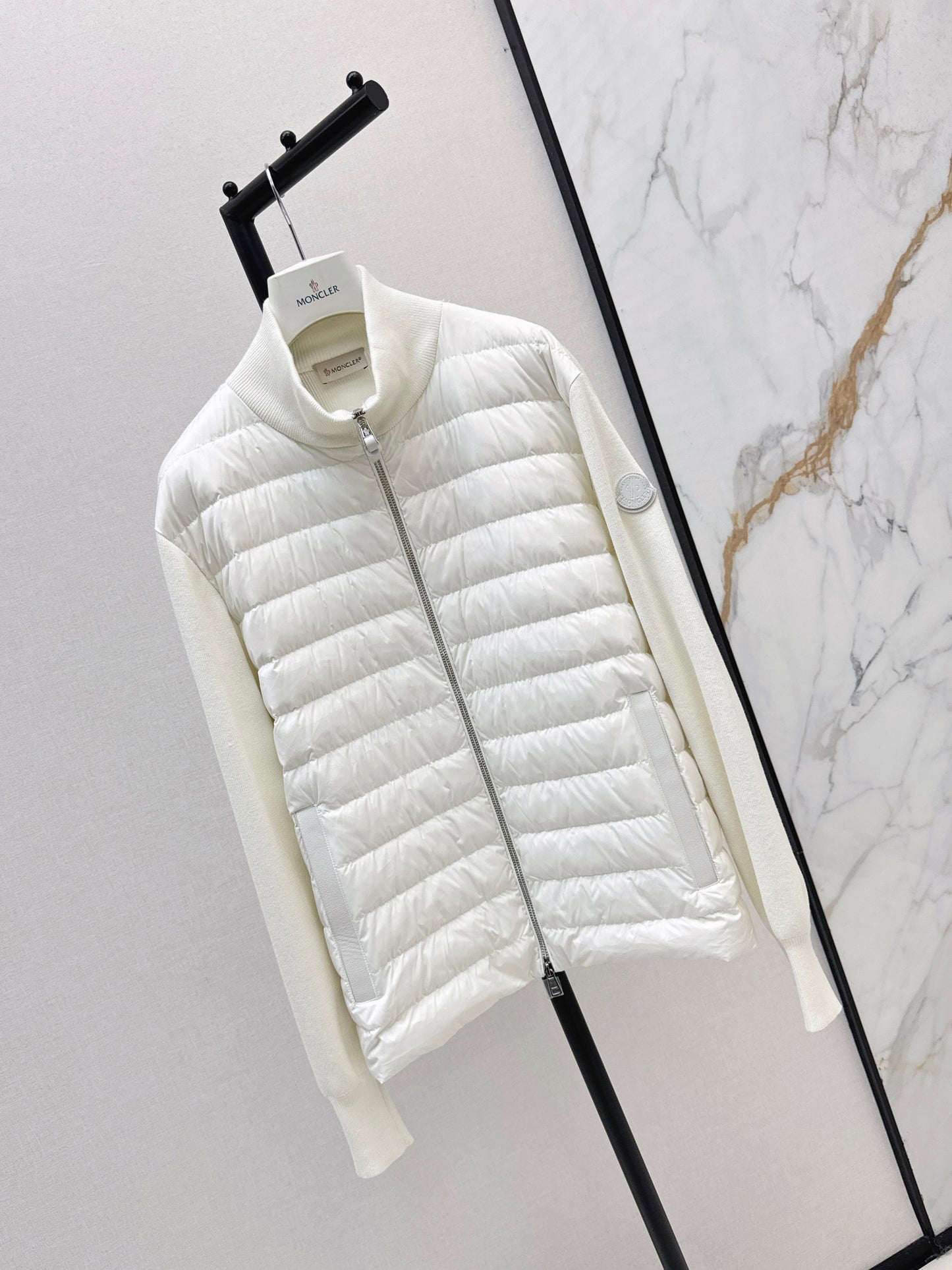 Mon 25fw New Knitted Small Stand Collar Knitted Down Jacket(WHITE/BLACK)