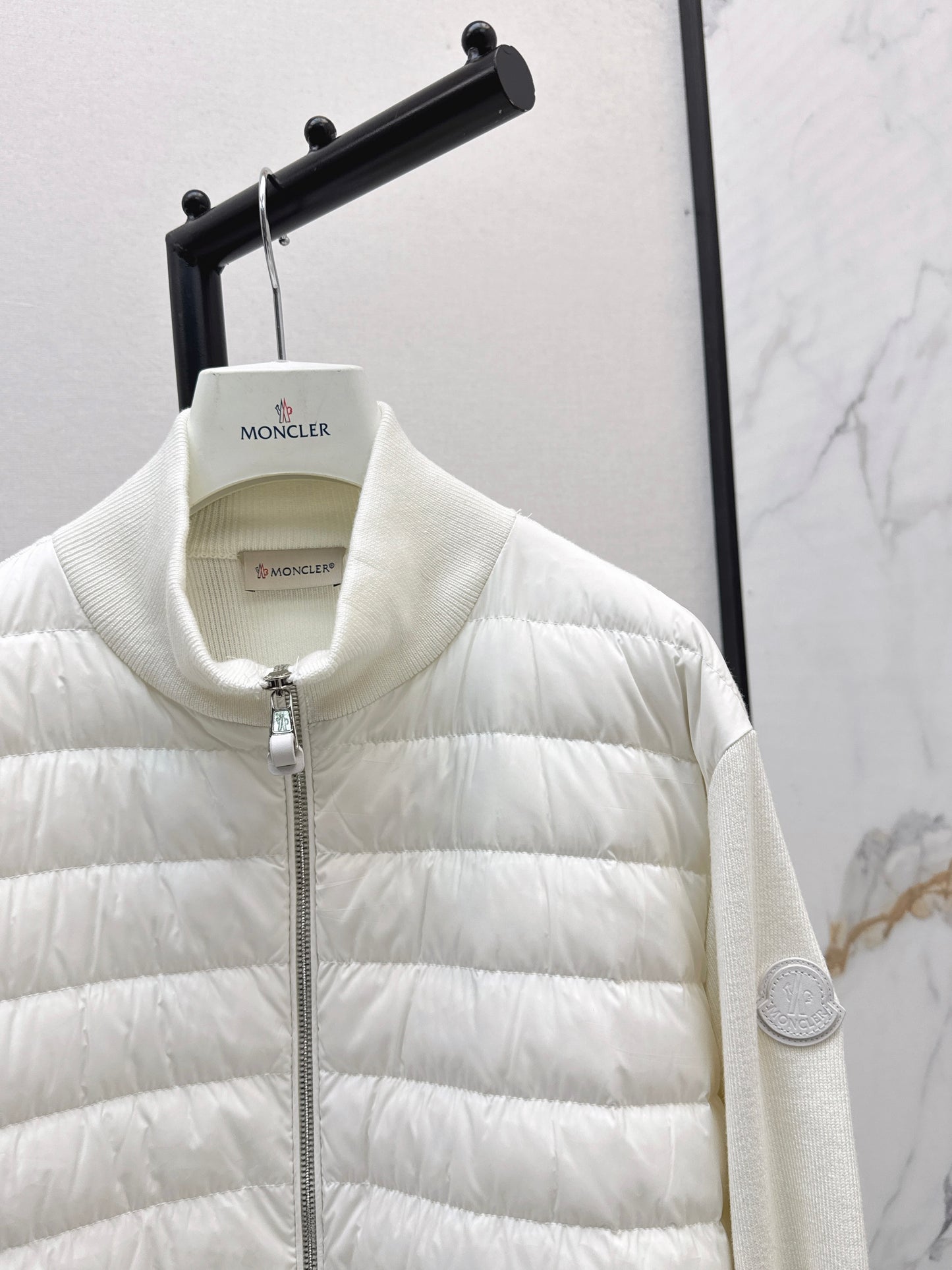 Mon 25fw New Knitted Small Stand Collar Knitted Down Jacket(WHITE/BLACK)
