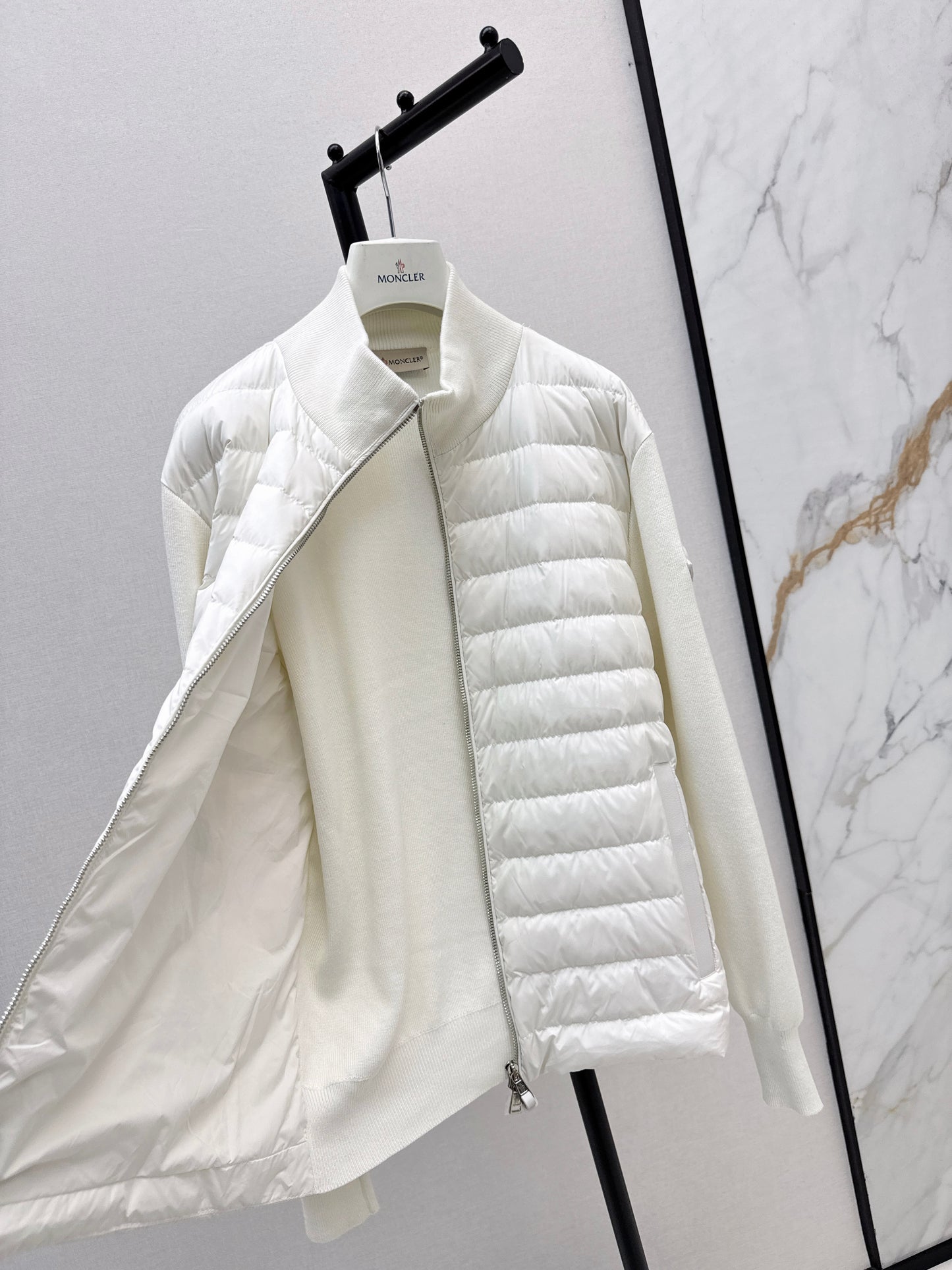 Mon 25fw New Knitted Small Stand Collar Knitted Down Jacket(WHITE/BLACK)