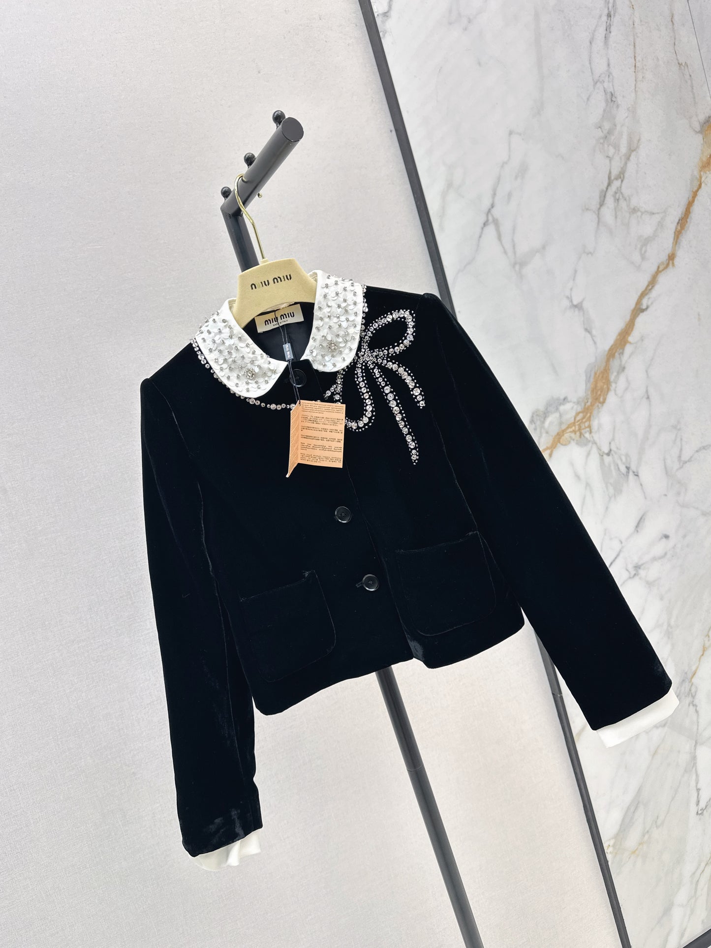Mi 25 Round lapel velvet jacket