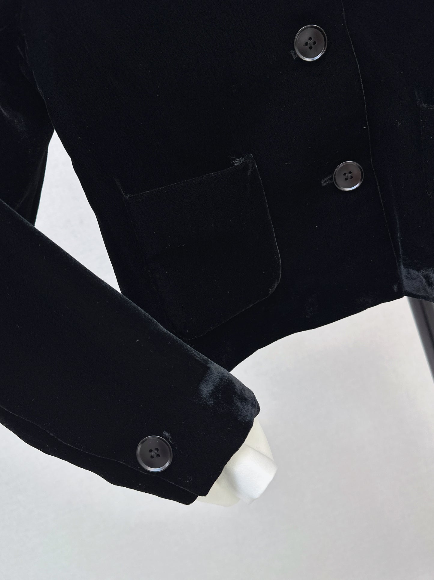 Mi 25 Round lapel velvet jacket