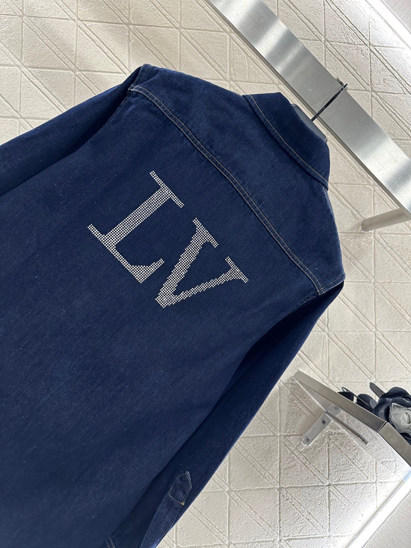 L 25 Collar rhinestone denim shirt+pants set