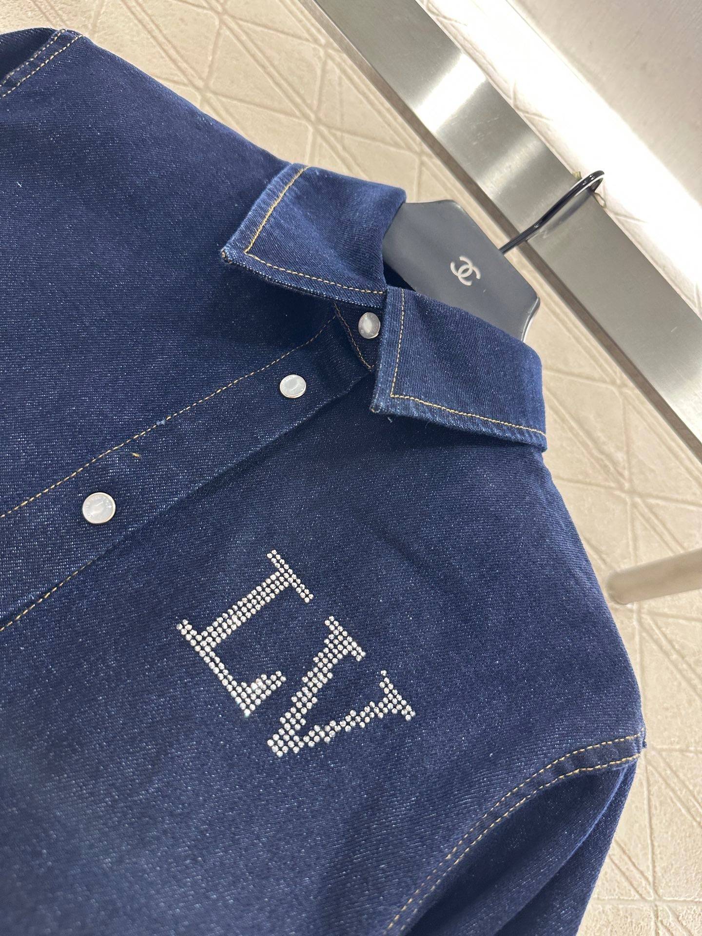 L 25 Collar rhinestone denim shirt+pants set