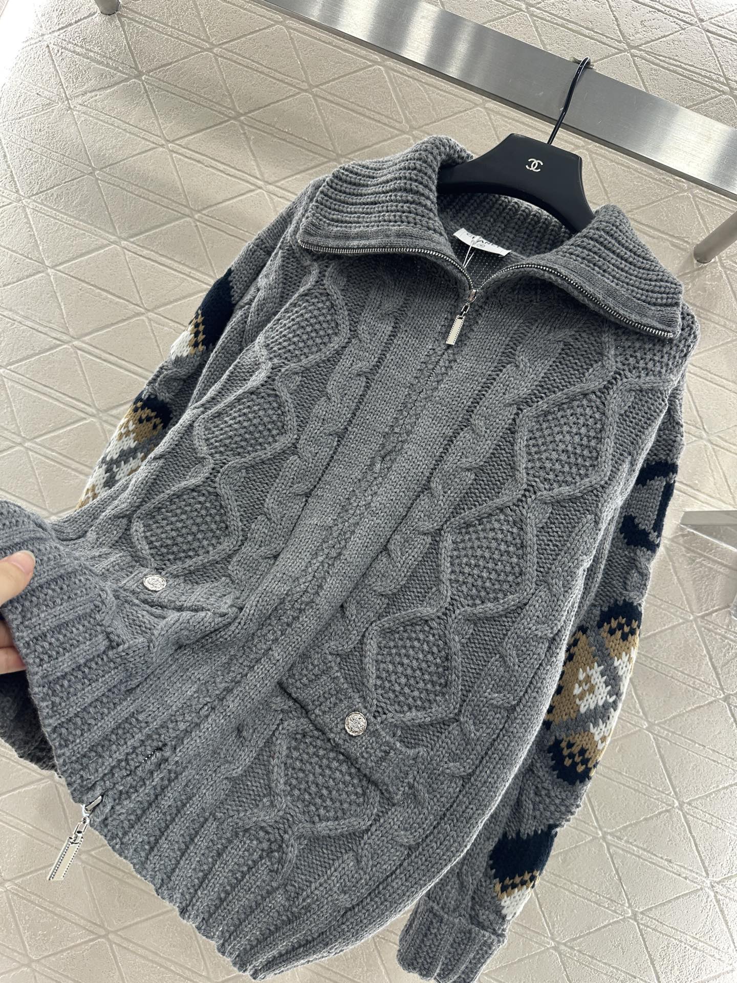 C 25 Zipper hook flower knitted wool cardigan