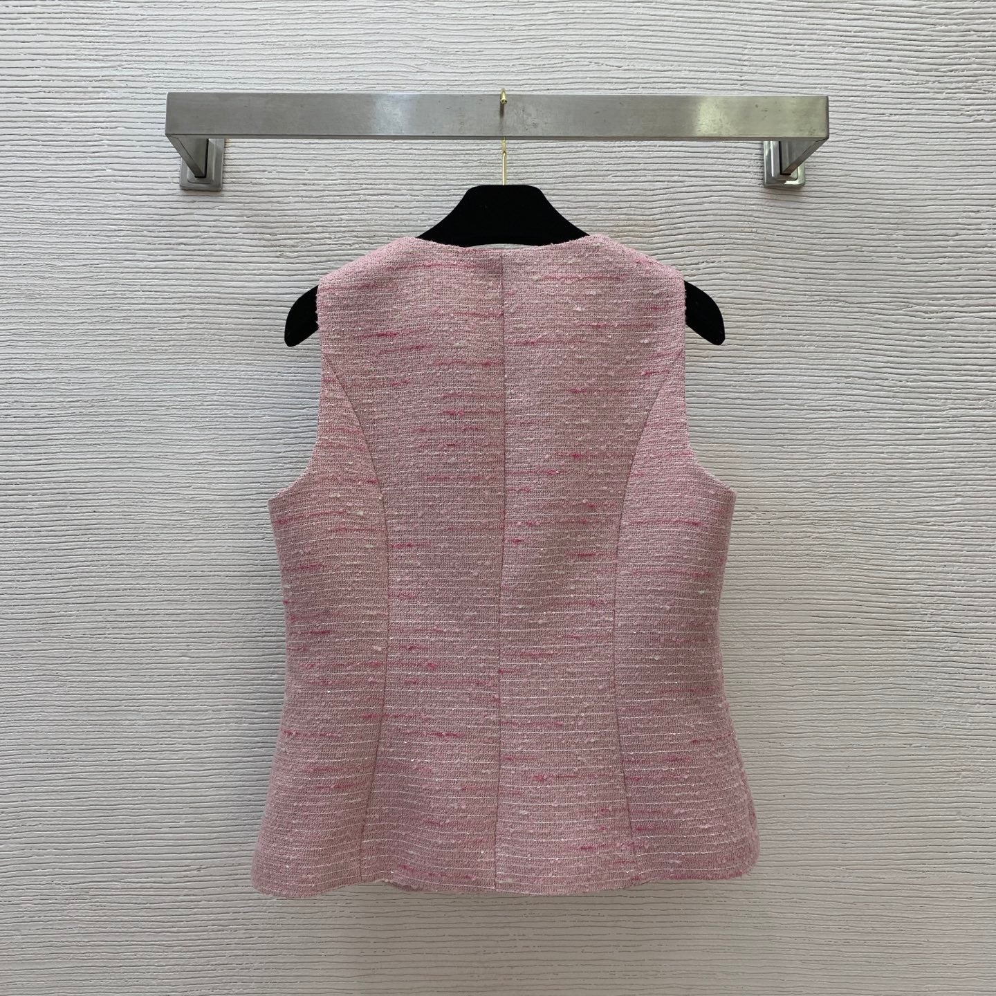 C 25 Sleeveless vest ➕ short skirt
