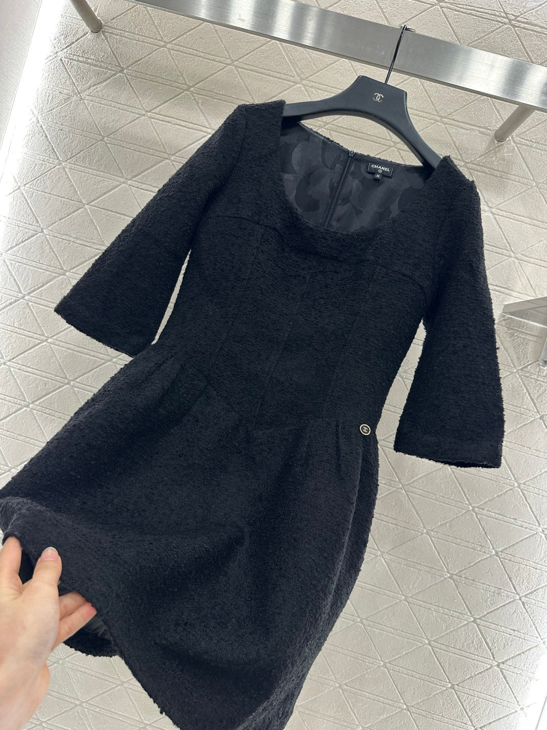C 25 Mid sleeve round neck wool blend dress(beigi/black)