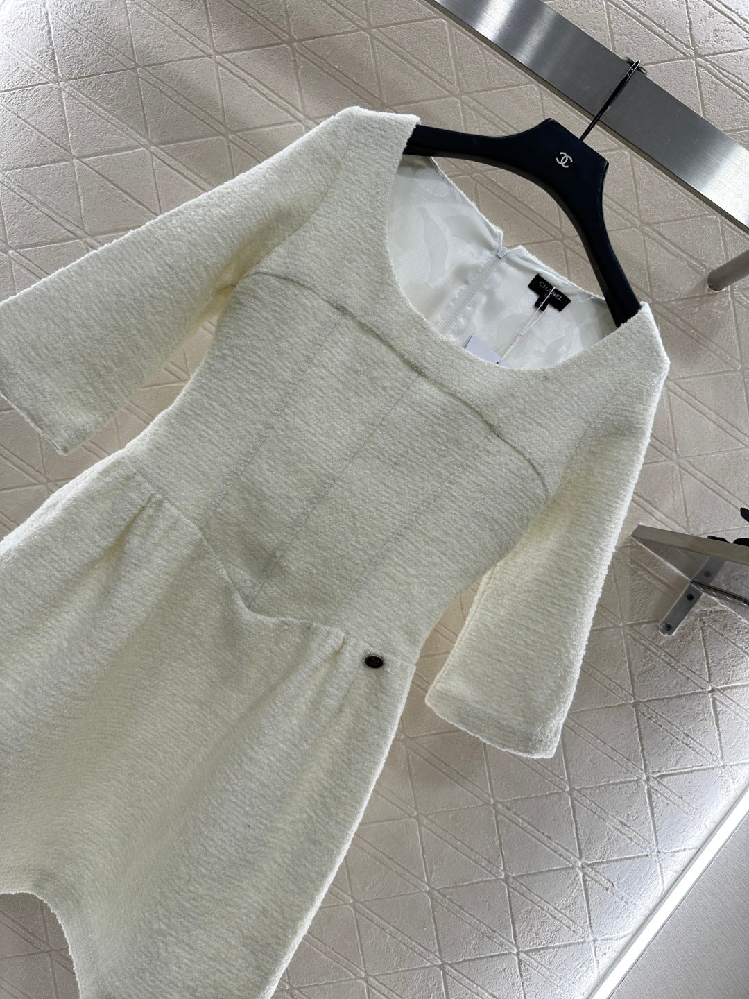 C 25 Mid sleeve round neck wool blend dress(beigi/black)