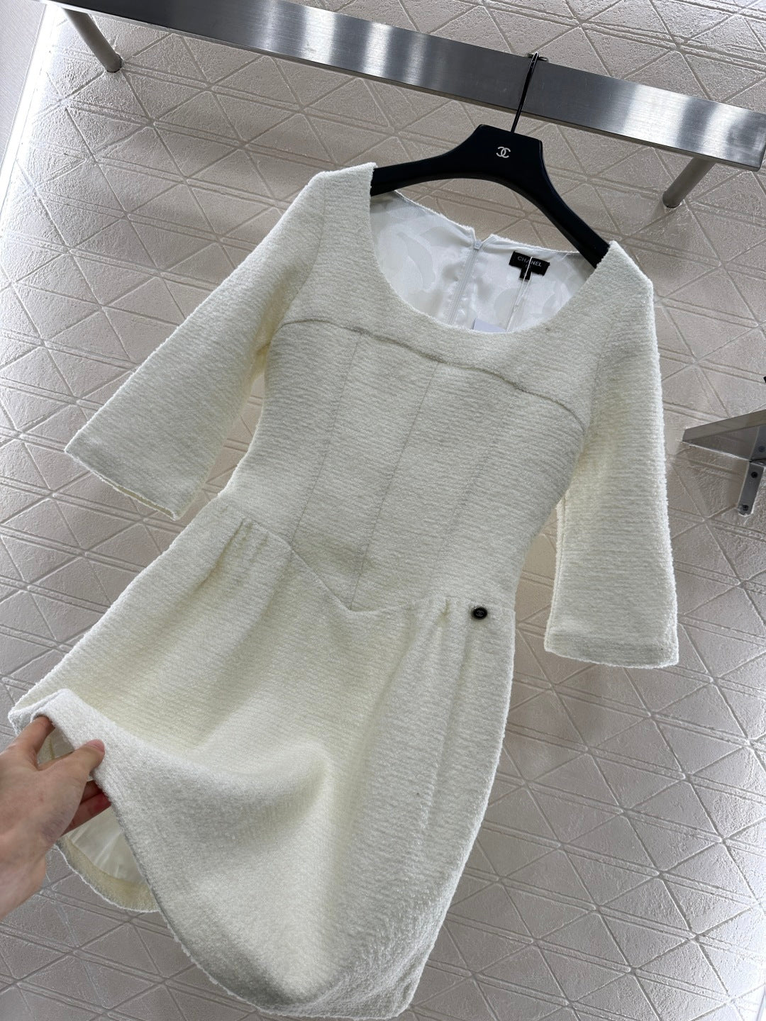 C 25 Mid sleeve round neck wool blend dress(beigi/black)