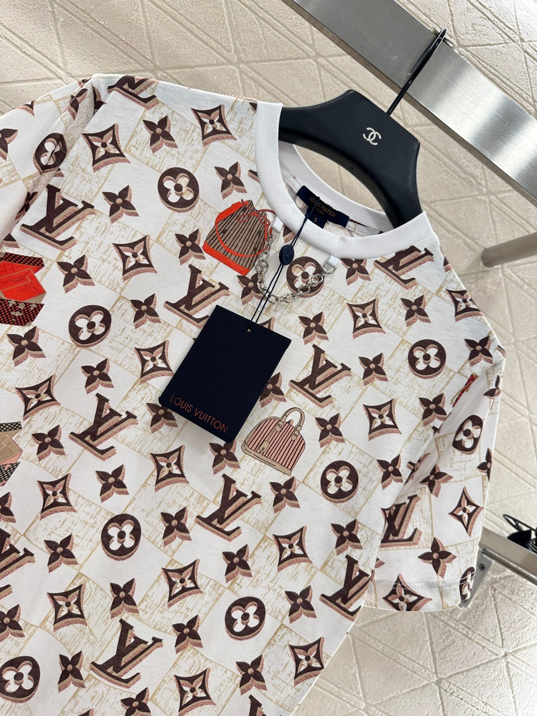 L 25 Luggage Print Chain Short Sleeves