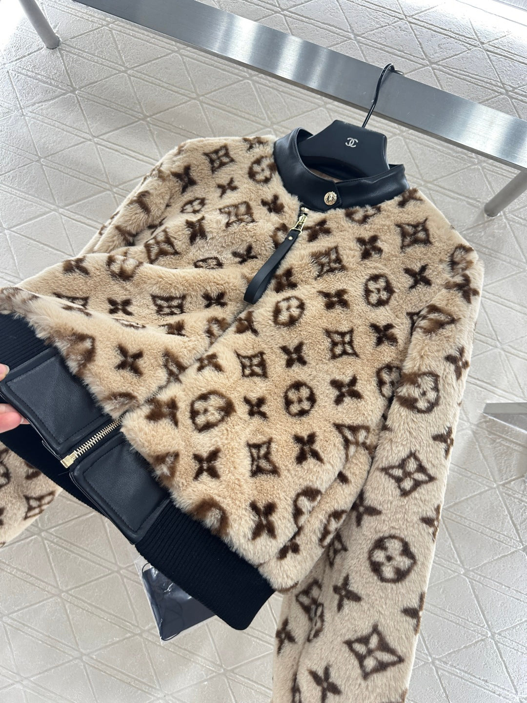 L 25 Lambswool leather collar jacket