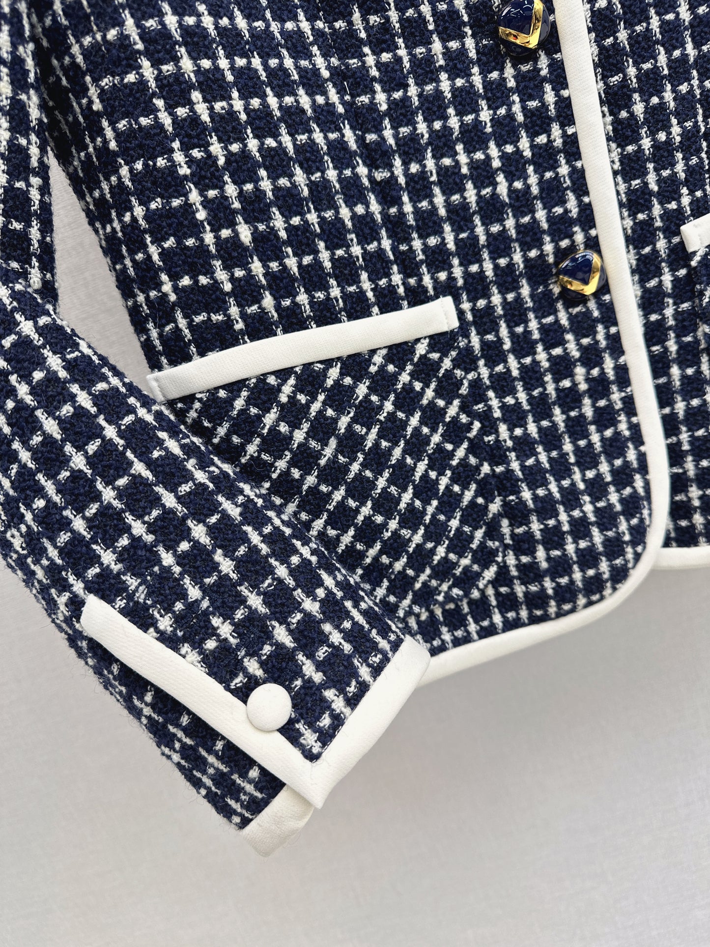 Mi 25 Woven Tweed Jacket + Bow Tie Trimmed Shorts Set