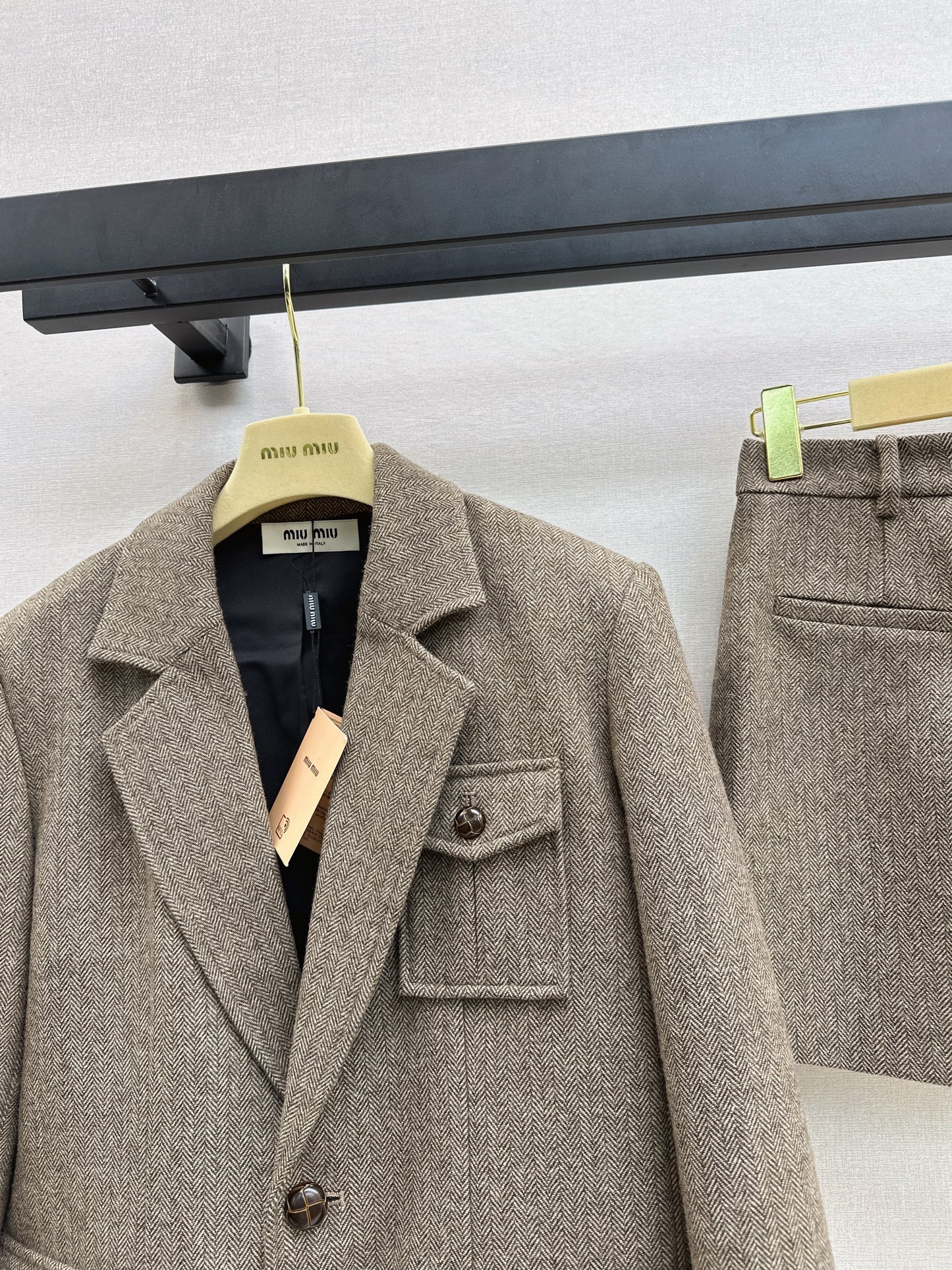 Mi 25 Suit jacket + A-line skirt
