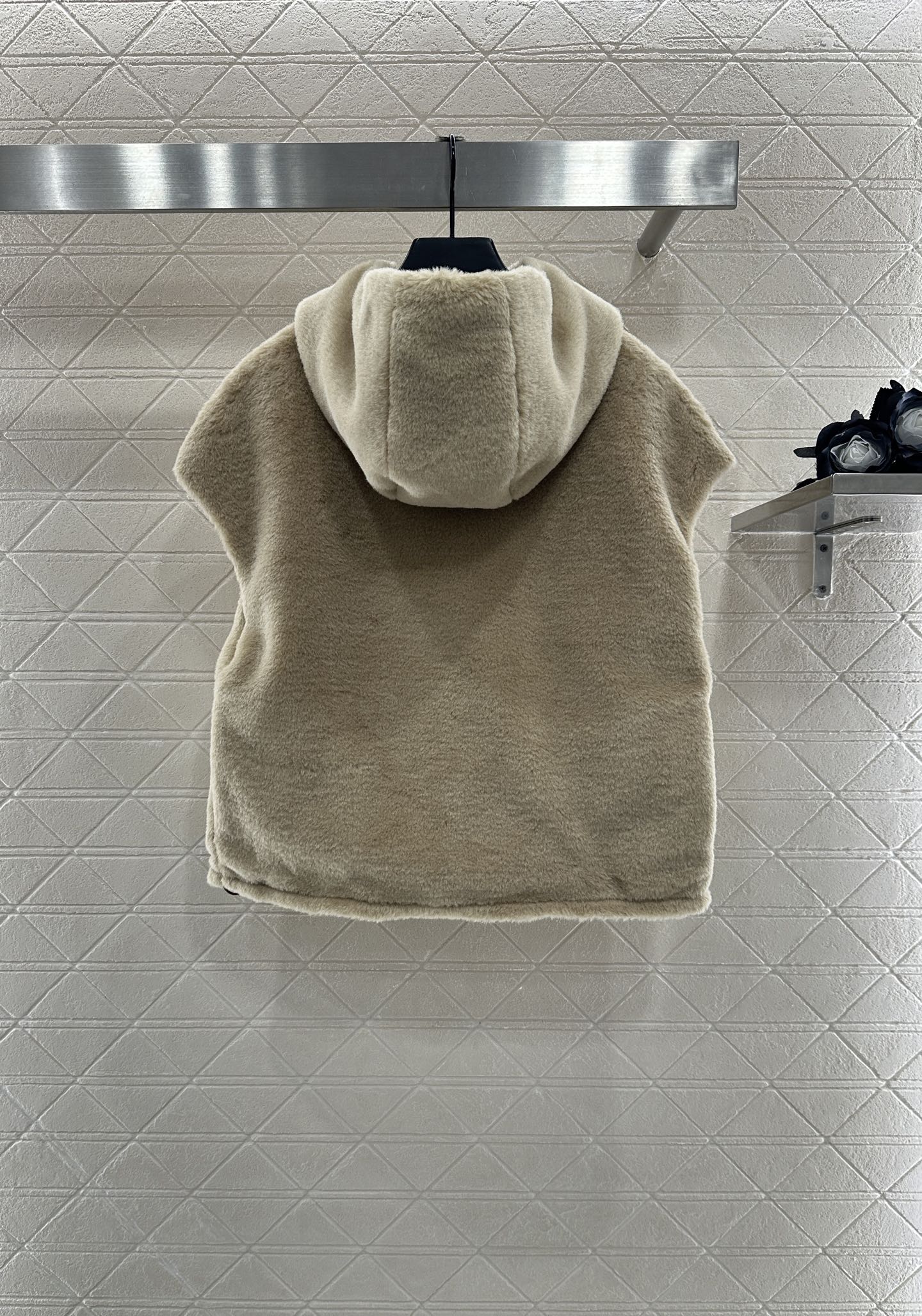 Pr 25 Wearing fur vest on both sides