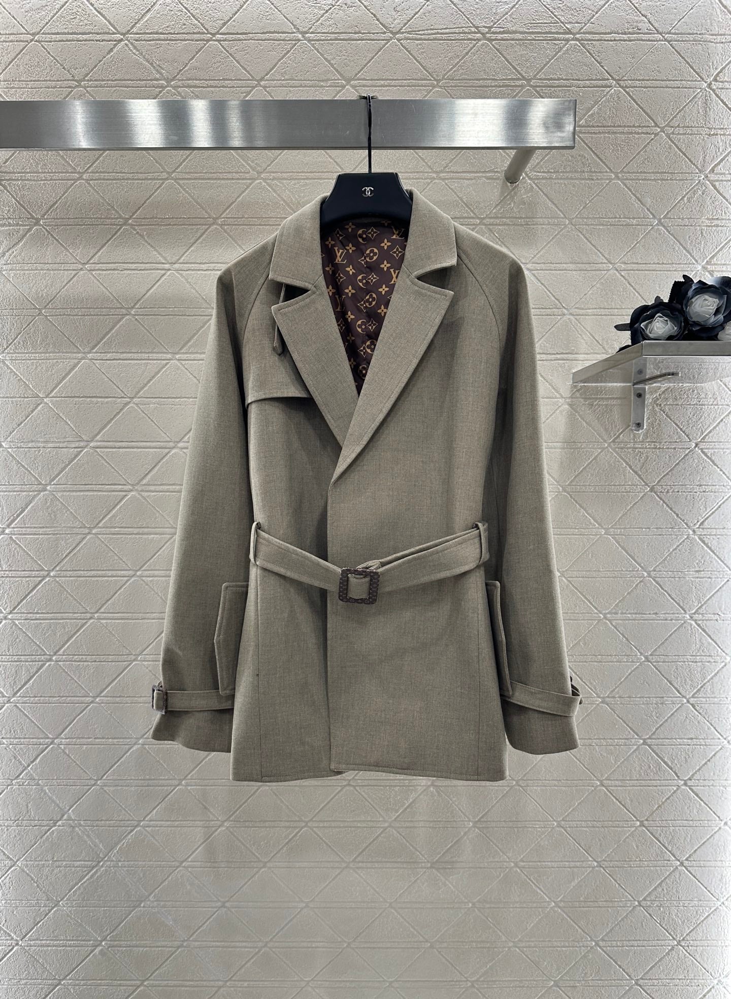 L 25 Mid length waistband jacket
