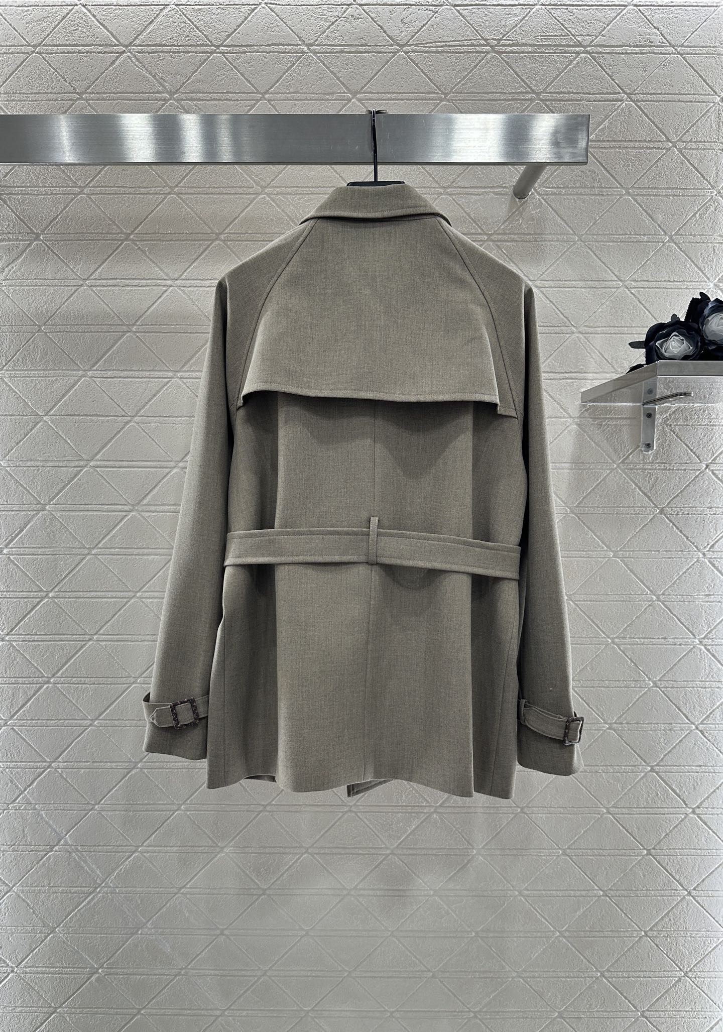 L 25 Mid length waistband jacket