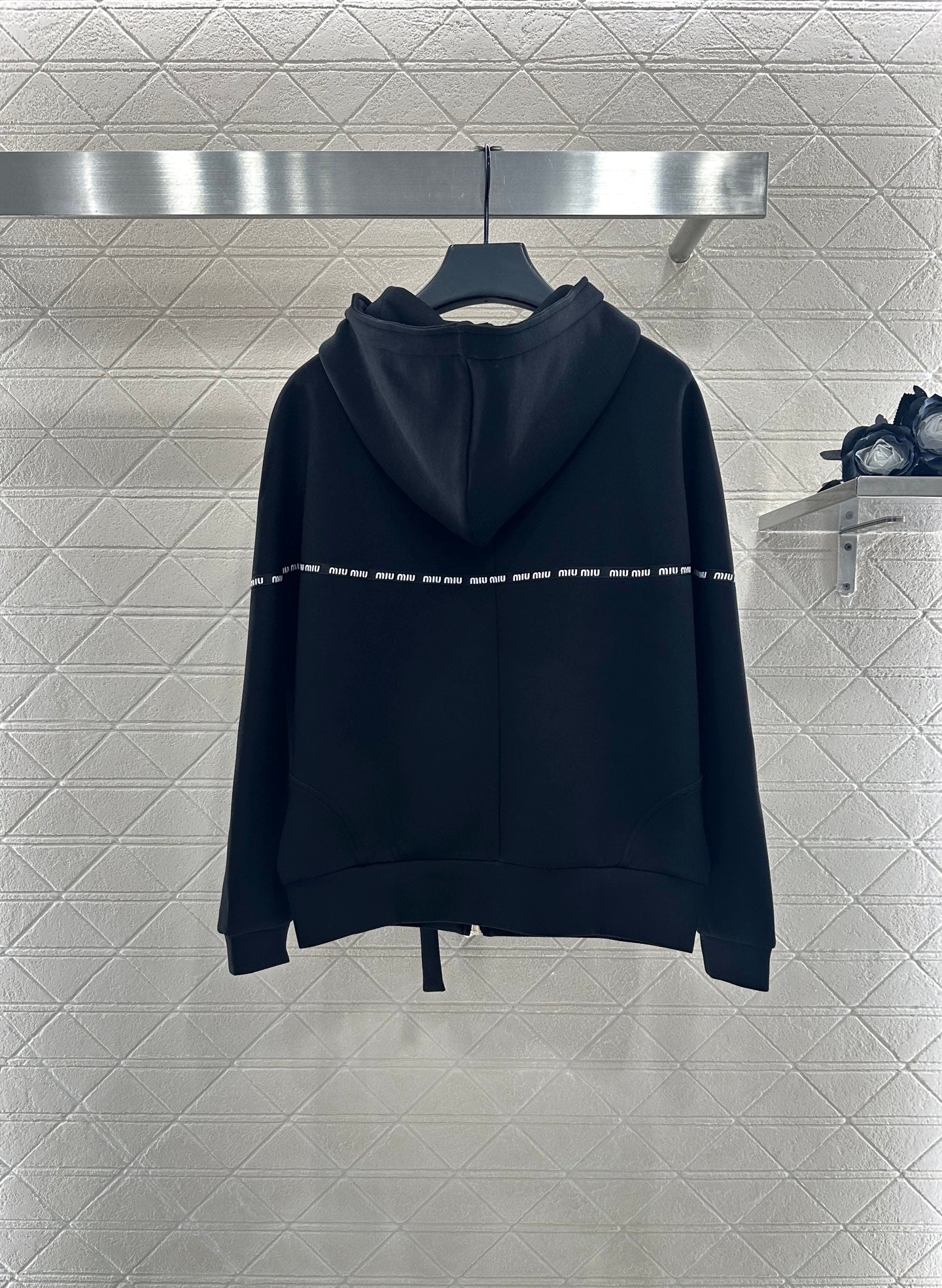 Mi 25 Contour woven hooded jacket (gray/black)