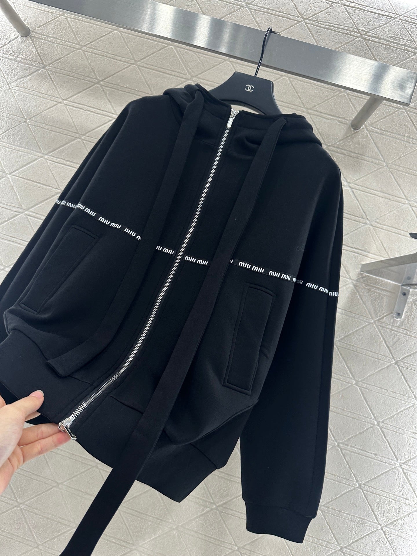 Mi 25 Contour woven hooded jacket (gray/black)