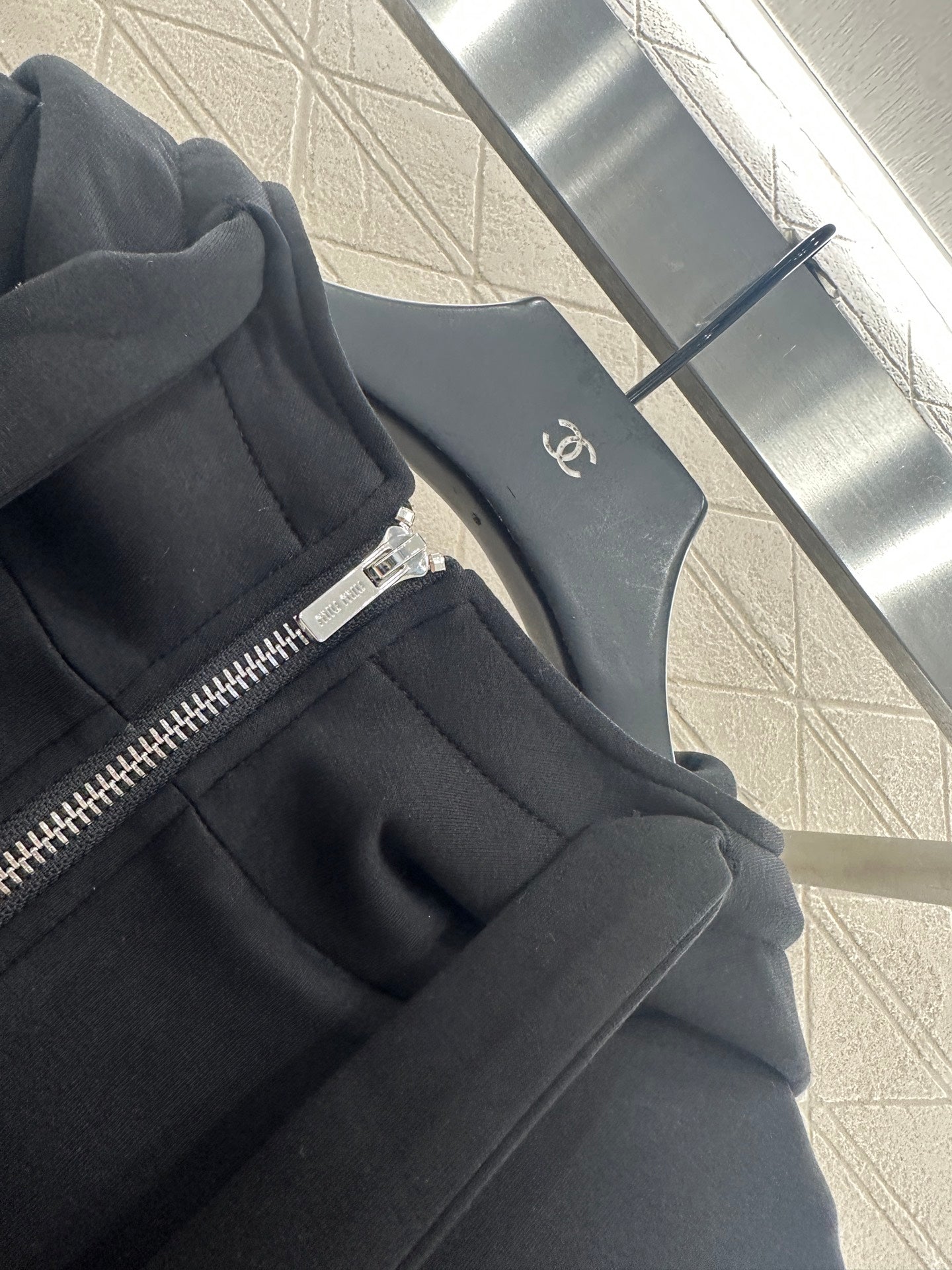 Mi 25 Contour woven hooded jacket (gray/black)
