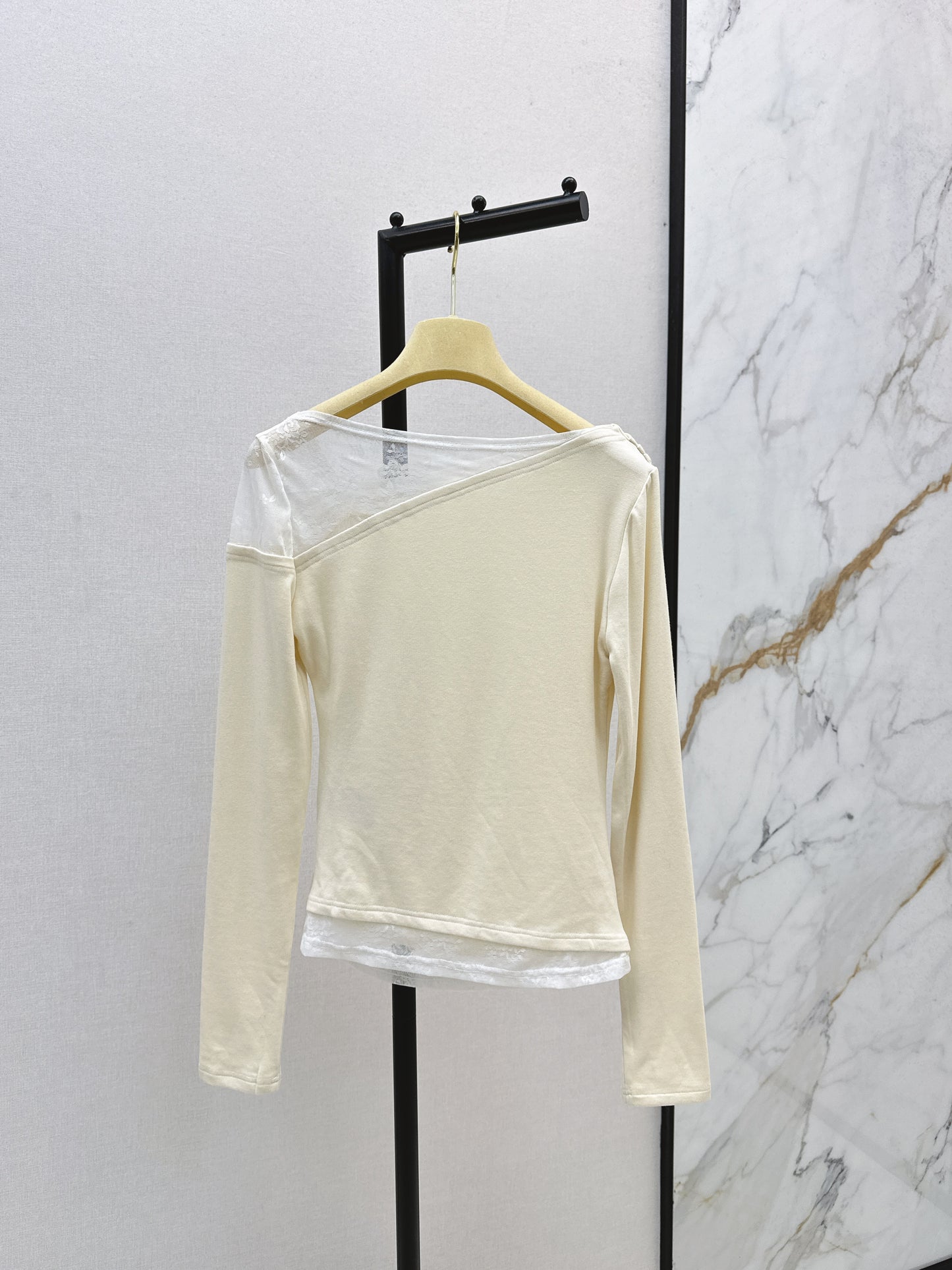 Mi 25 New three-dimensional flower lace round neck bottom long sleeve(BEIGI/BLACK)