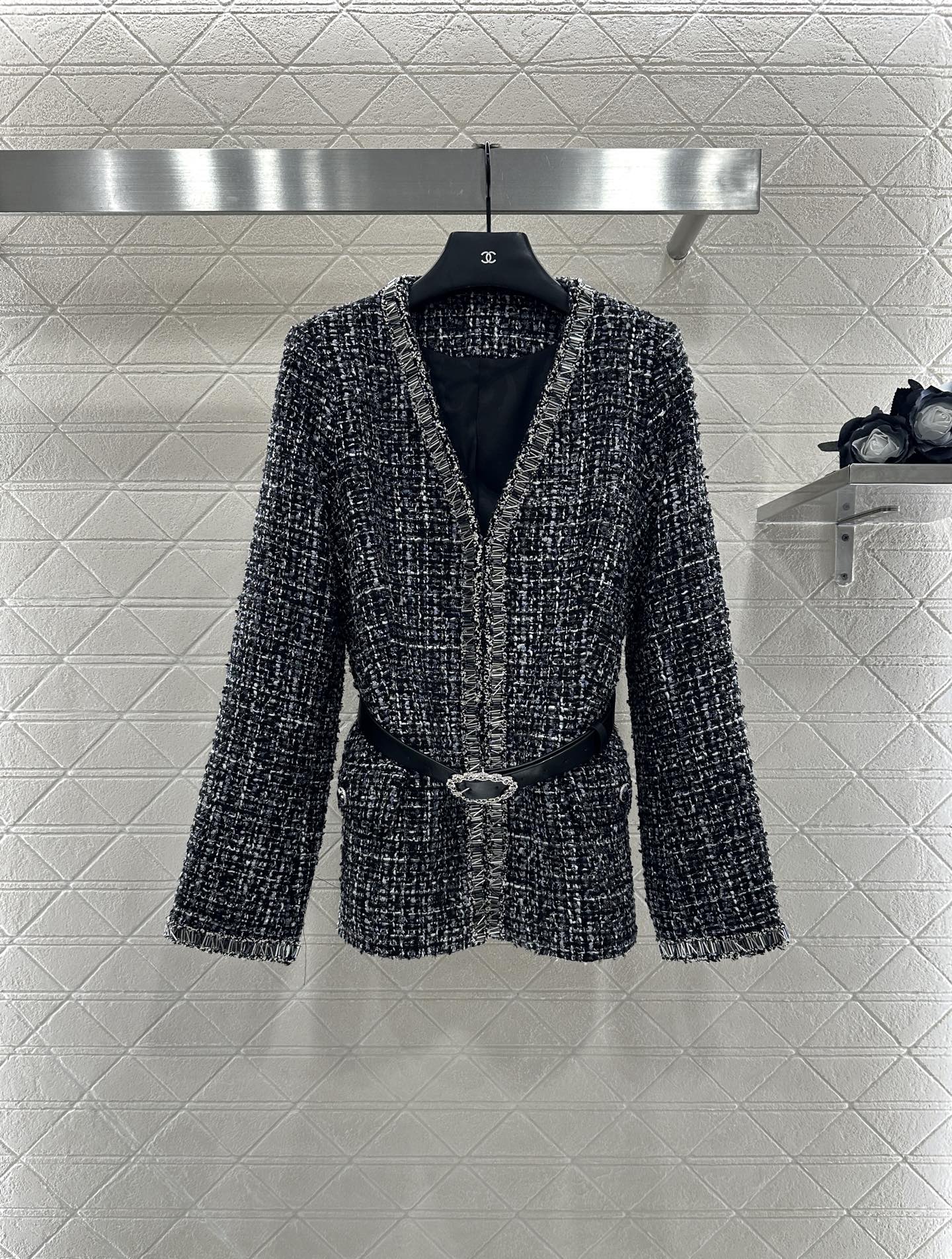 C 25 Woven belt hem jacket
