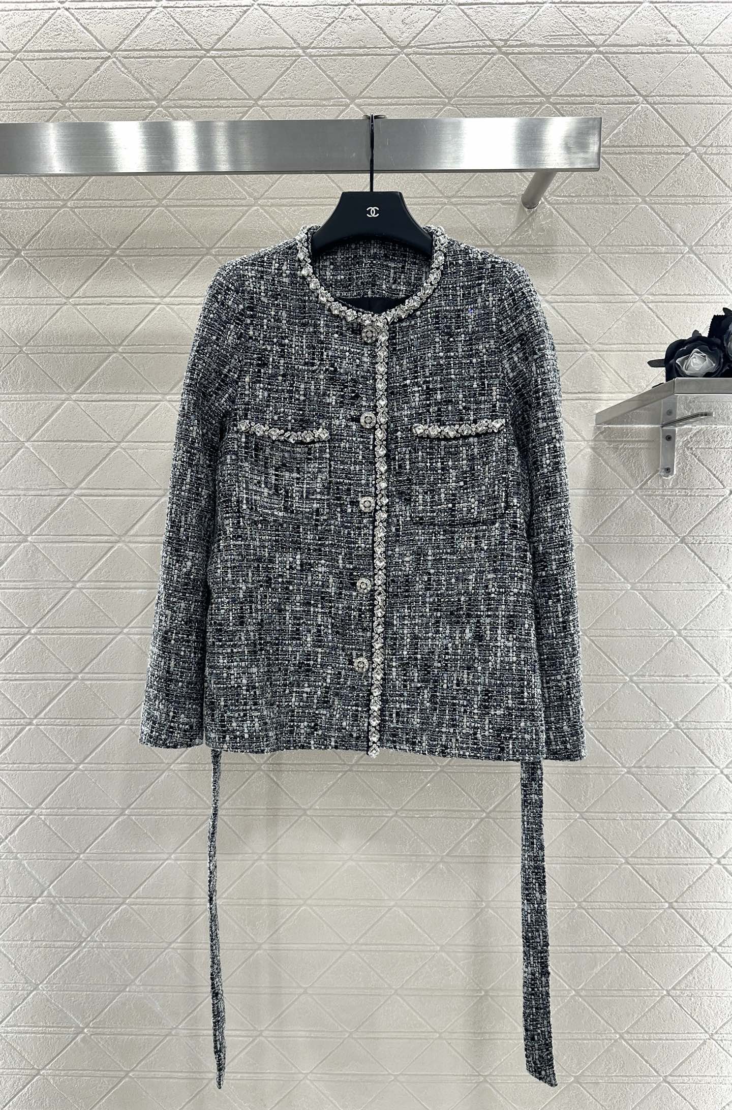 C 25 Crew neck beaded hem jacket