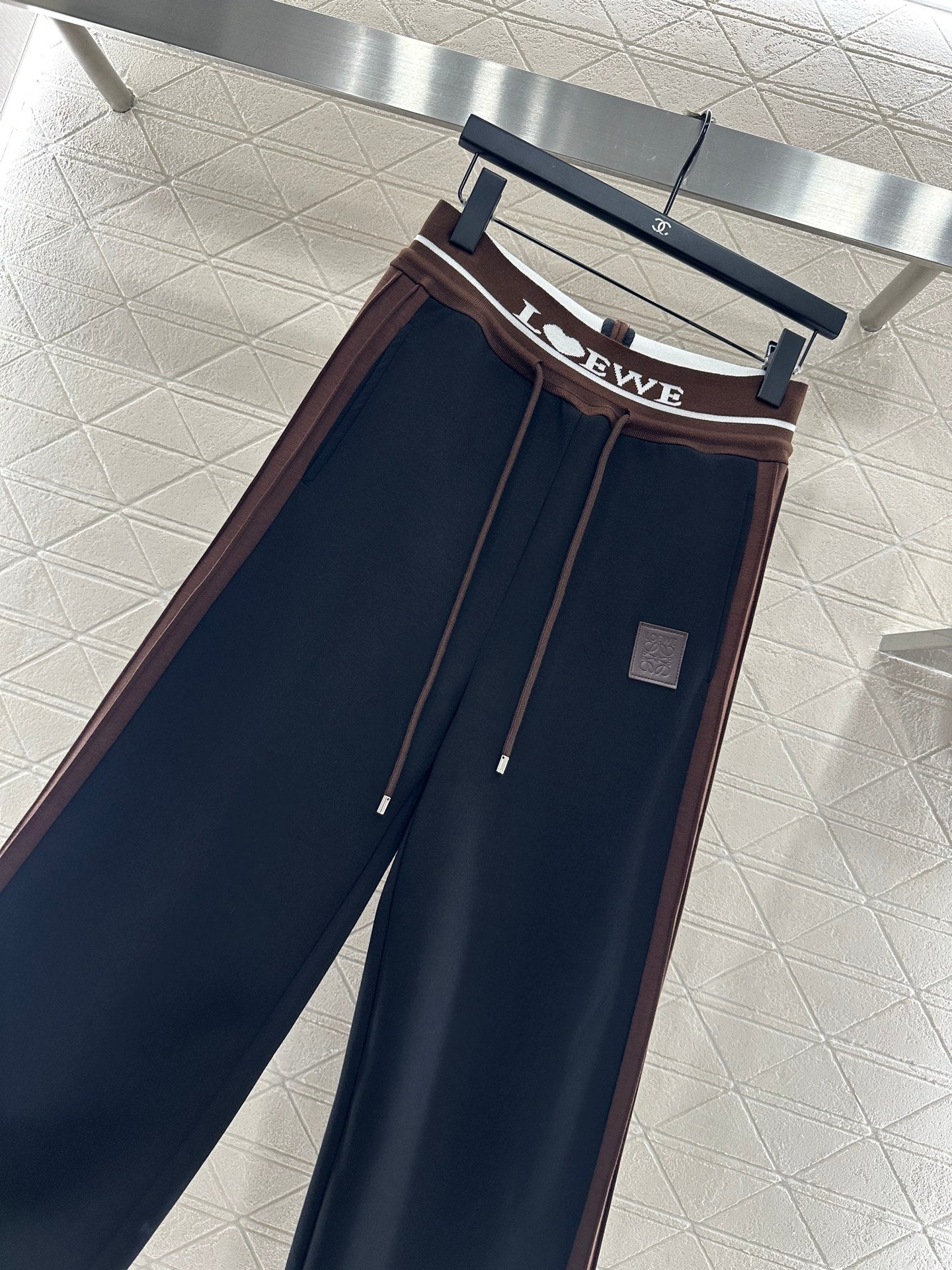 LO 25 Drawstring loose cotton trousers