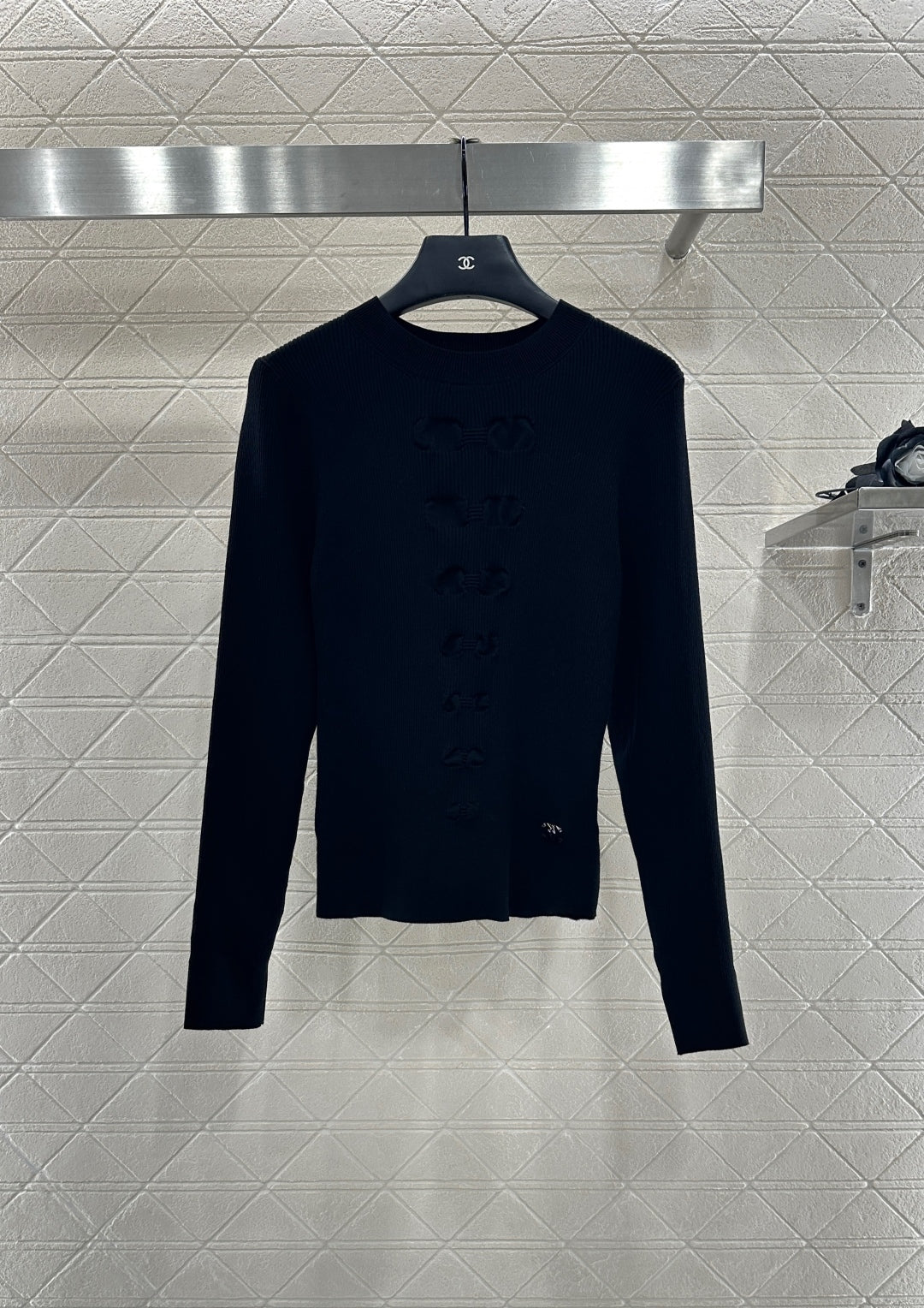 C 25 Bow tie long sleeved sweater