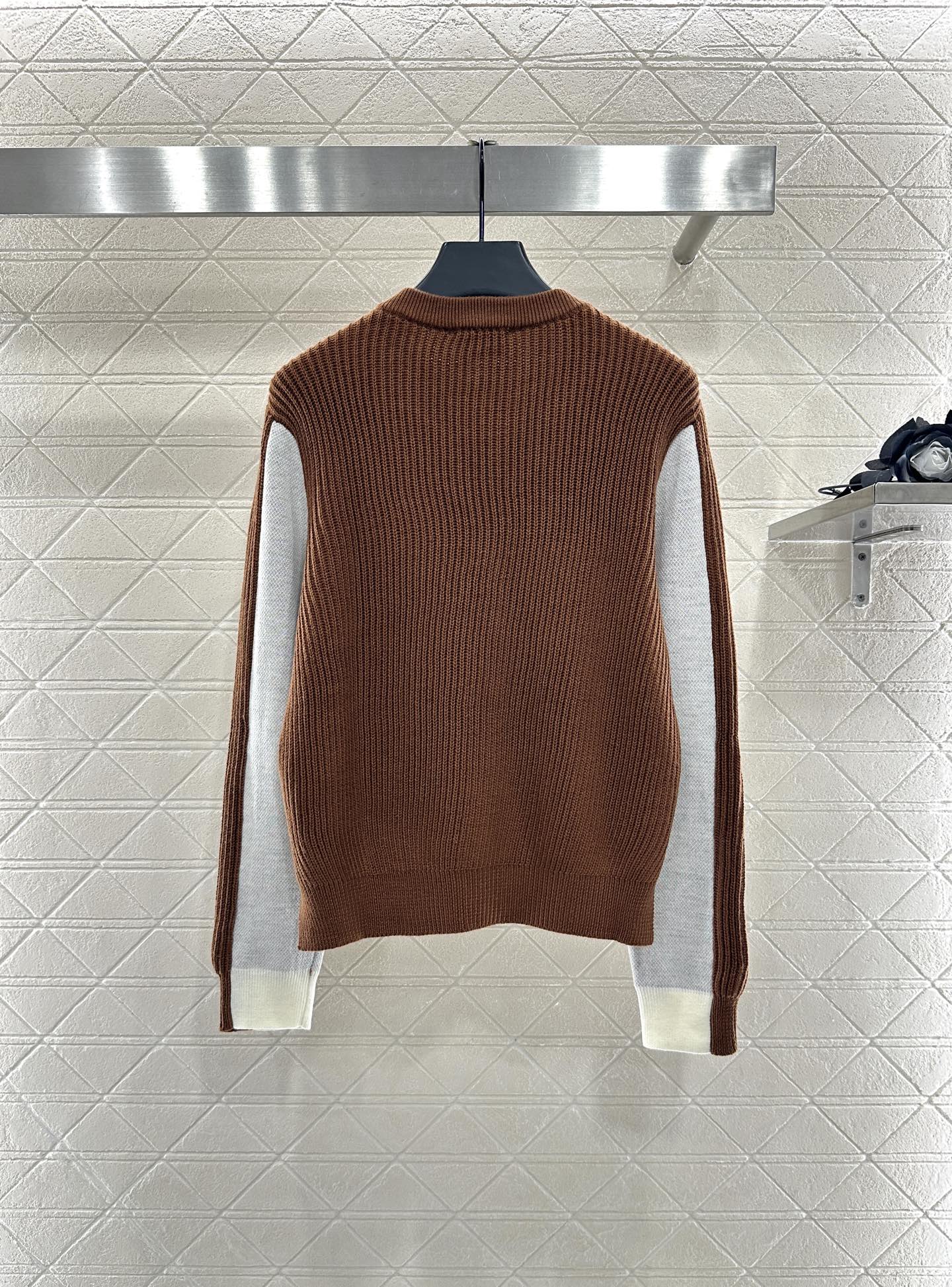 Fe 25 Squirrel jacquard knitted pullover sweater