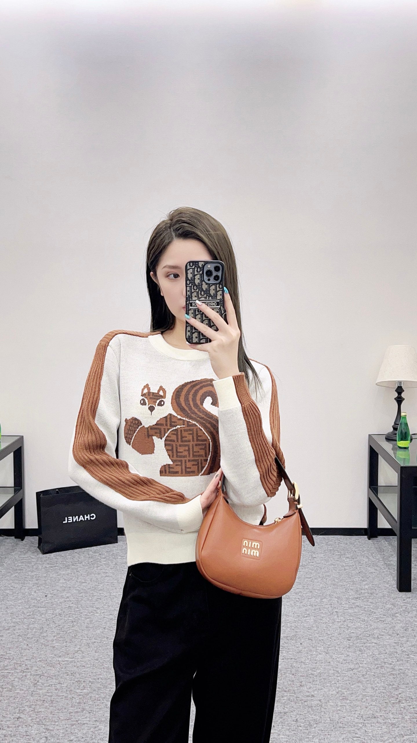 Fe 25 Squirrel jacquard knitted pullover sweater