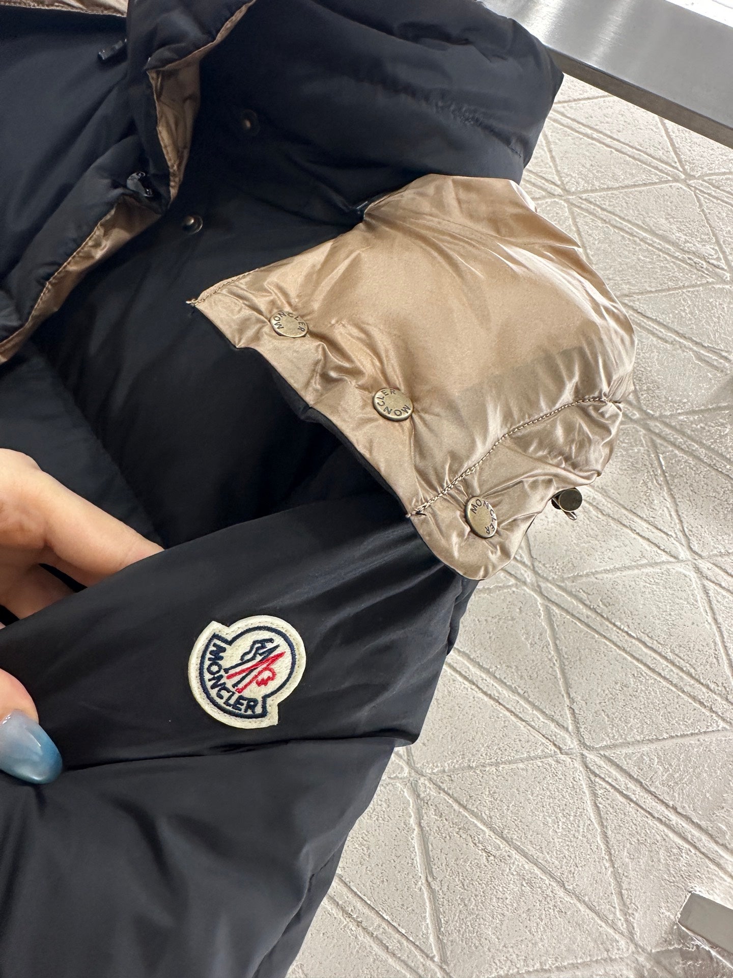 Mon 25 Detachable hooded waist-hugging mid-length down jacket